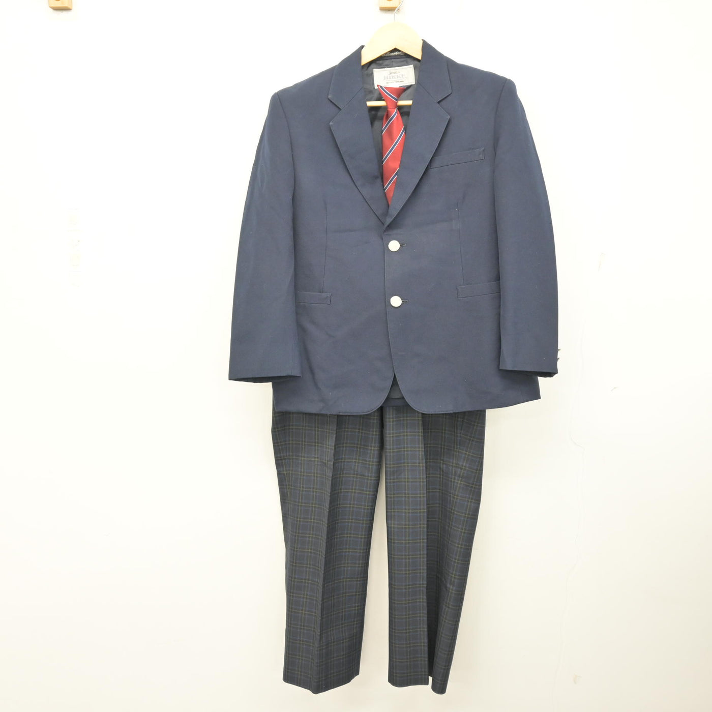 【中古】兵庫県 垂水中学校 男子制服 3点 (ブレザー・ズボン) sf100605