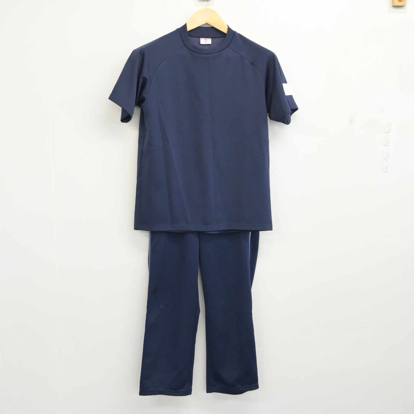 【中古】北海道 北海道札幌真栄高等学校 女子制服 3点 (ジャージ 上・体操服 上・ジャージ 下) sf100645