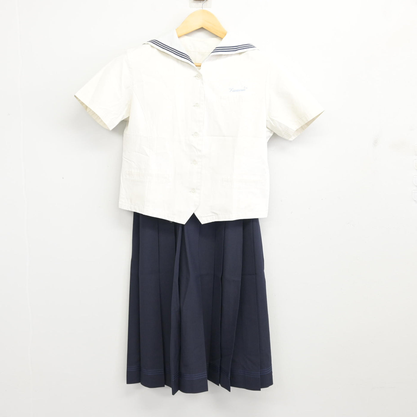 【中古】長崎県 活水高等学校 女子制服 2点 (セーラー服・スカート) sf100676