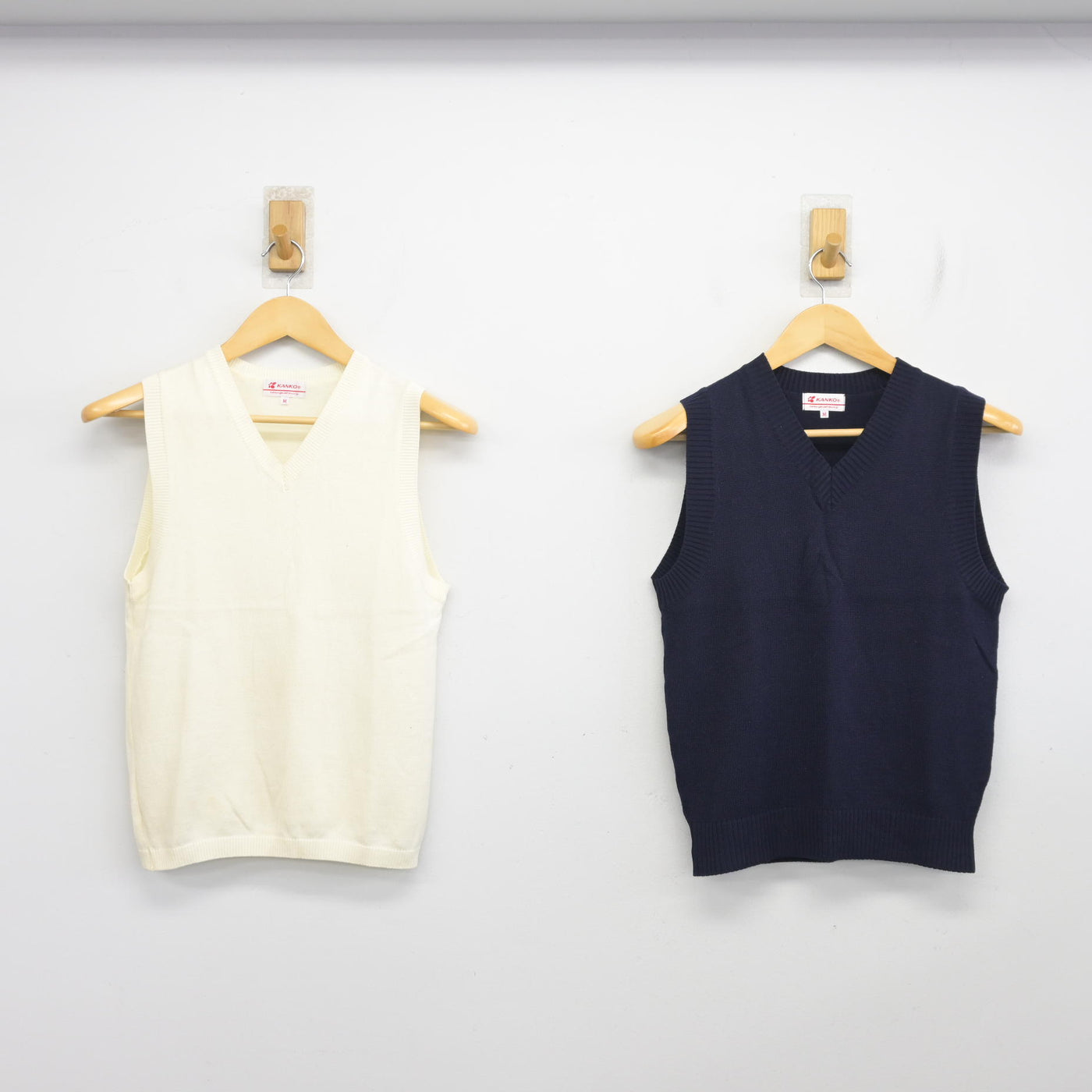 【中古】長崎県 活水高等学校 女子制服 2点 (ニットベスト) sf100677