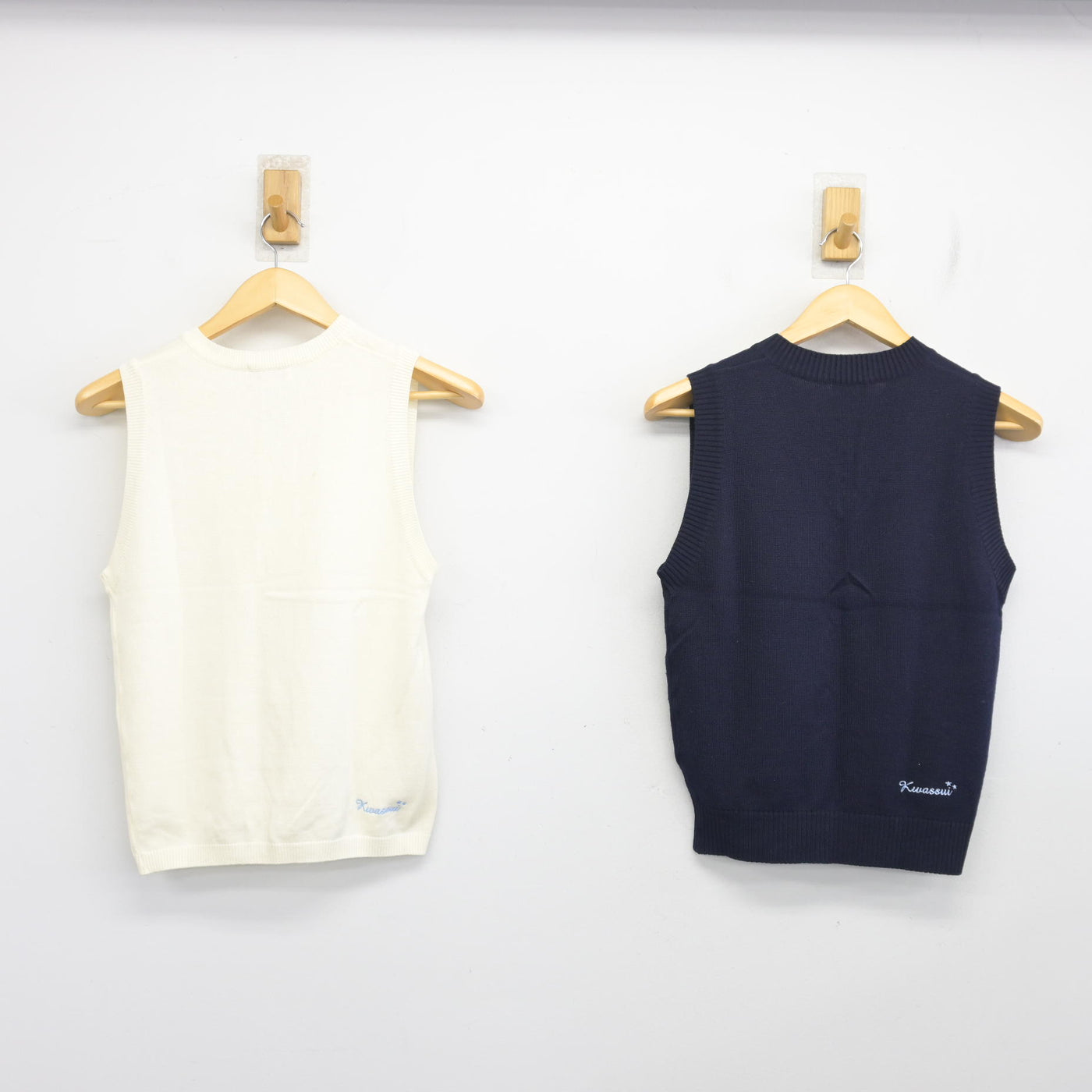 【中古】長崎県 活水高等学校 女子制服 2点 (ニットベスト) sf100677