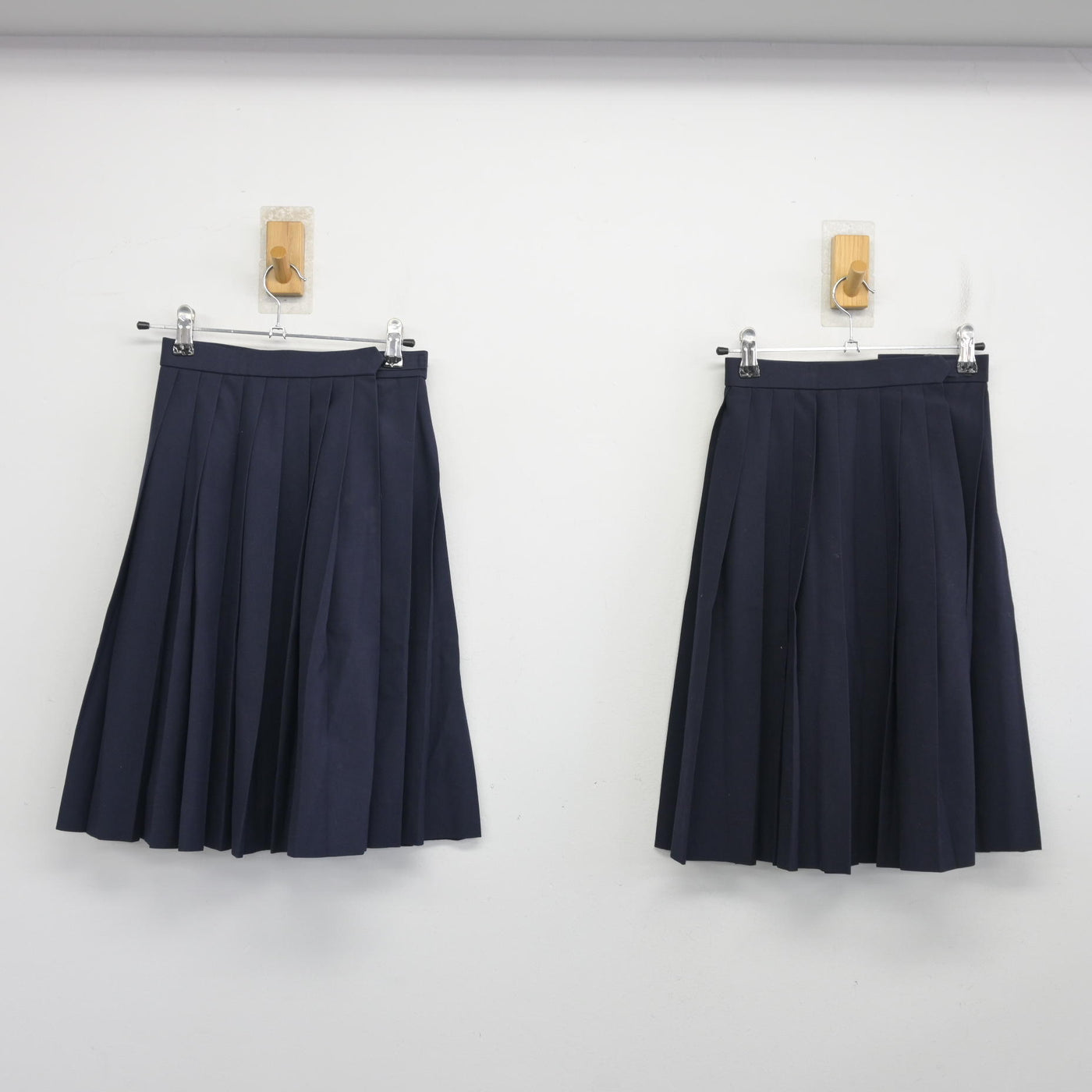 【中古】鳥取県 境港市立第三中学校 女子制服 3点 (セーラー服・スカート) sf100681
