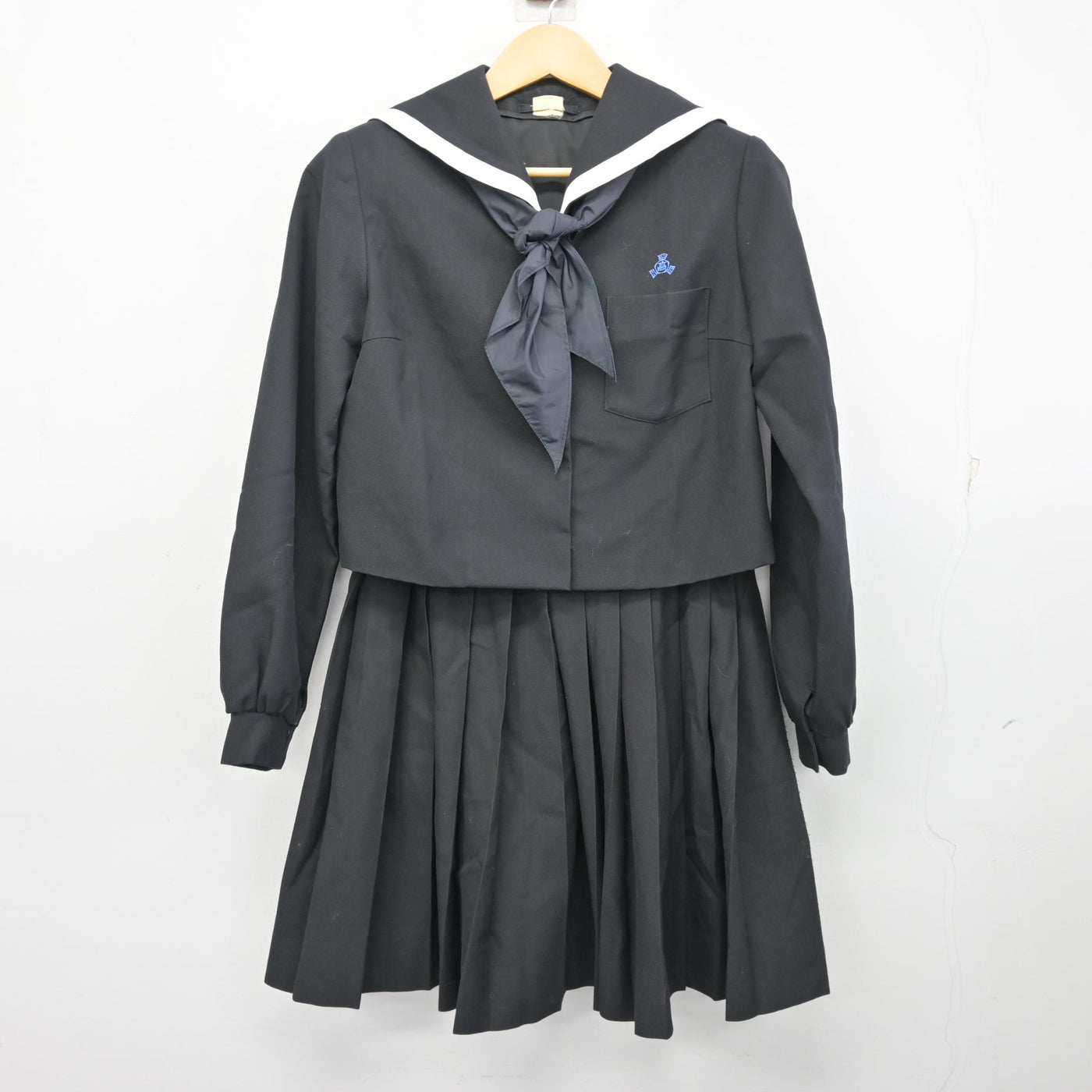【中古】大分県 臼杵高等学校 女子制服 3点 (セーラー服・スカート) sf100707