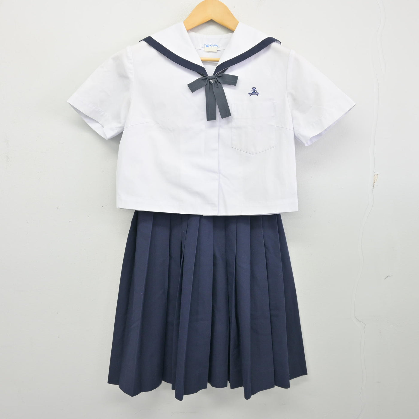 【中古】大分県 臼杵高等学校 女子制服 3点 (セーラー服・スカート) sf100708