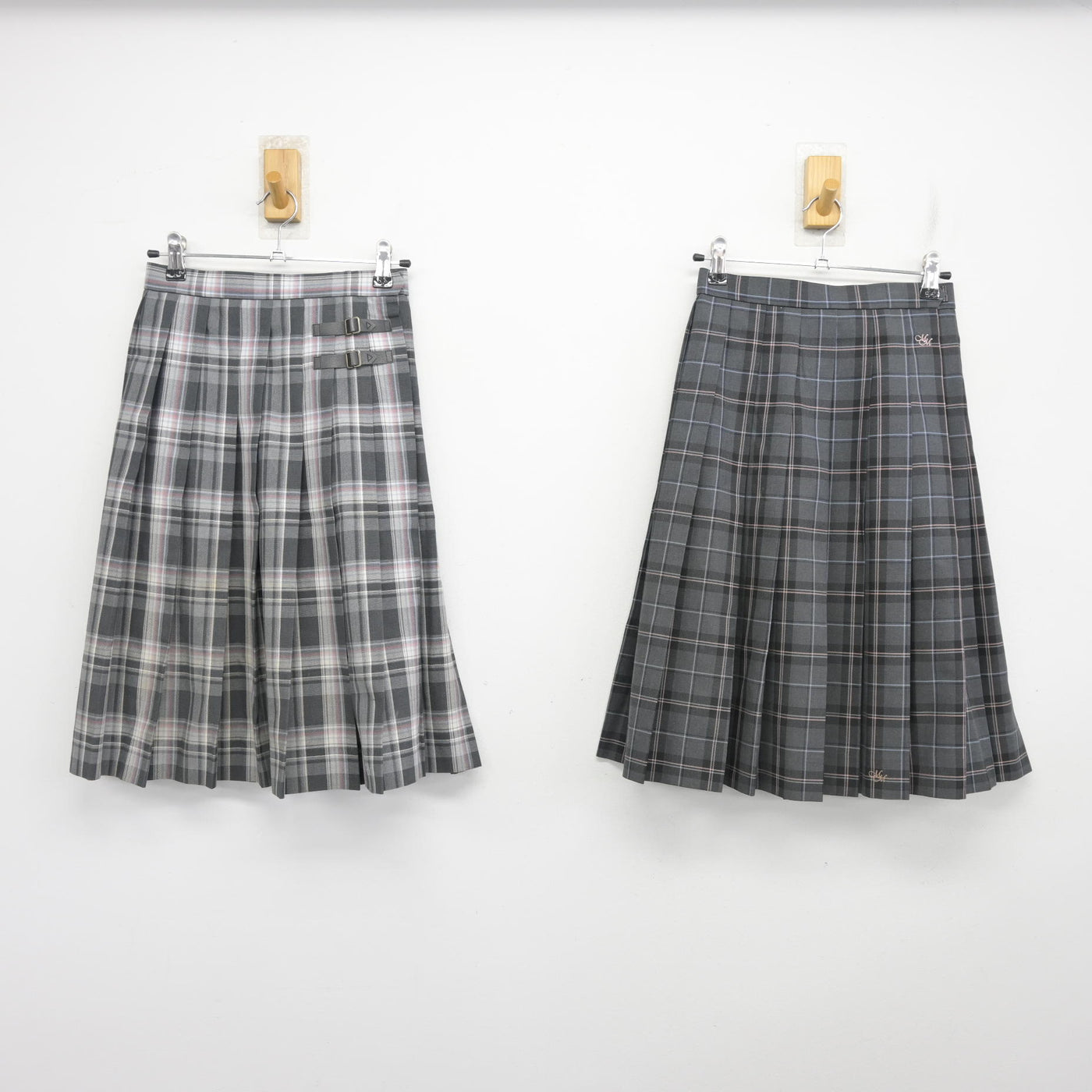 【中古】東京都 武蔵村山高等学校 女子制服 4点 (ブレザー・スカート・スカート) sf100746