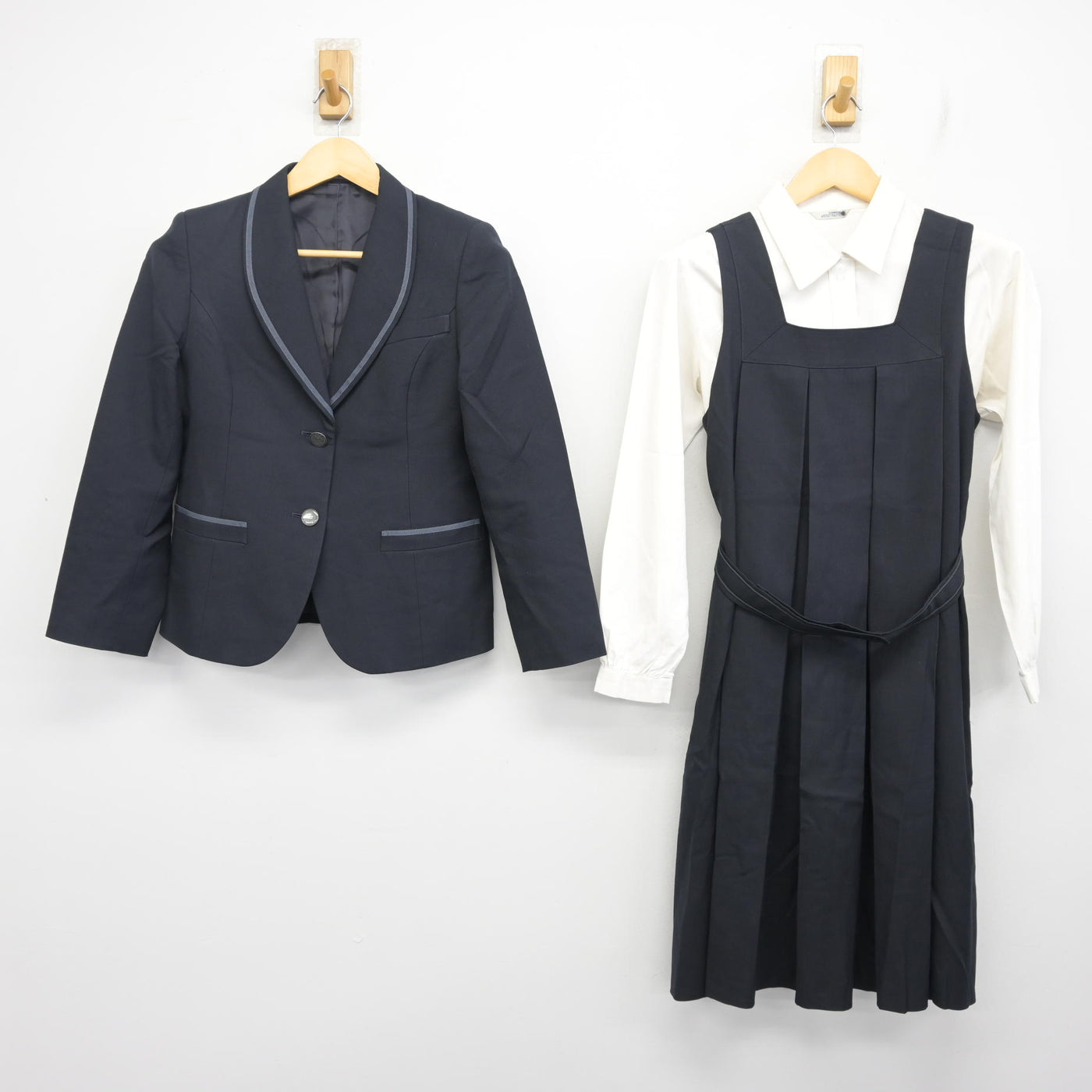 【中古】京都府 京都聖母学院高等学校 女子制服 3点 (ブレザー・ジャンパースカート・シャツ) sf100835
