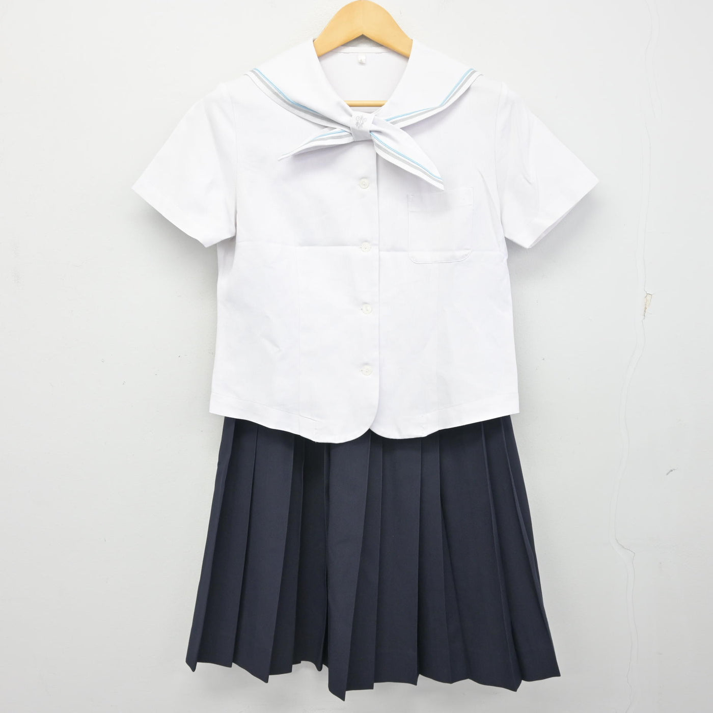 【中古】京都府 京都聖母学院高等学校 女子制服 2点 (セーラー服・スカート) sf100840