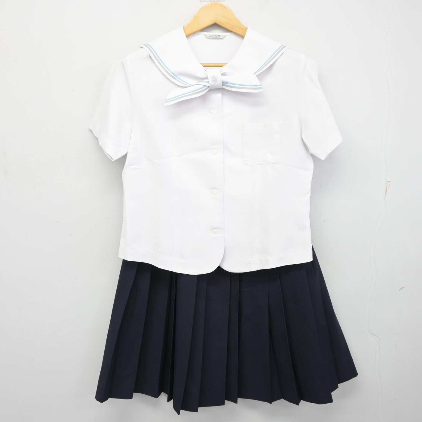【中古】京都府 京都聖母学院高等学校 女子制服 2点 (セーラー服・スカート) sf100842
