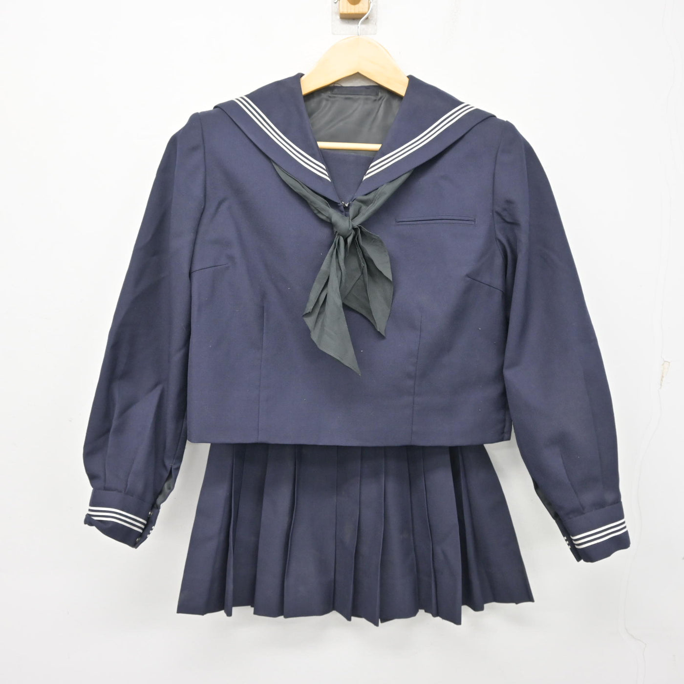 【中古】東京都 八潮高等学校 女子制服 3点 (セーラー服・スカート) sf100865