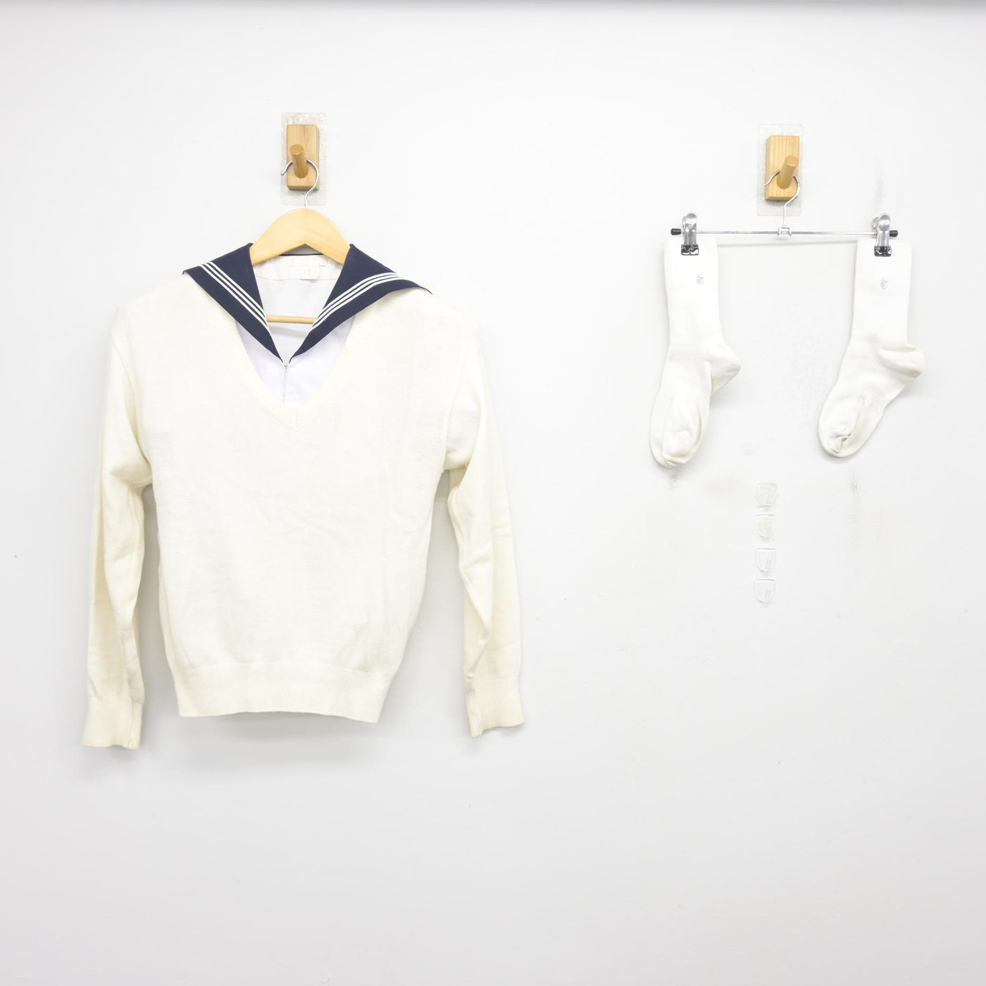 【中古】東京都 豊島岡女子学園高等学校 女子制服 3点 (ニット・セーラー服) sf100867