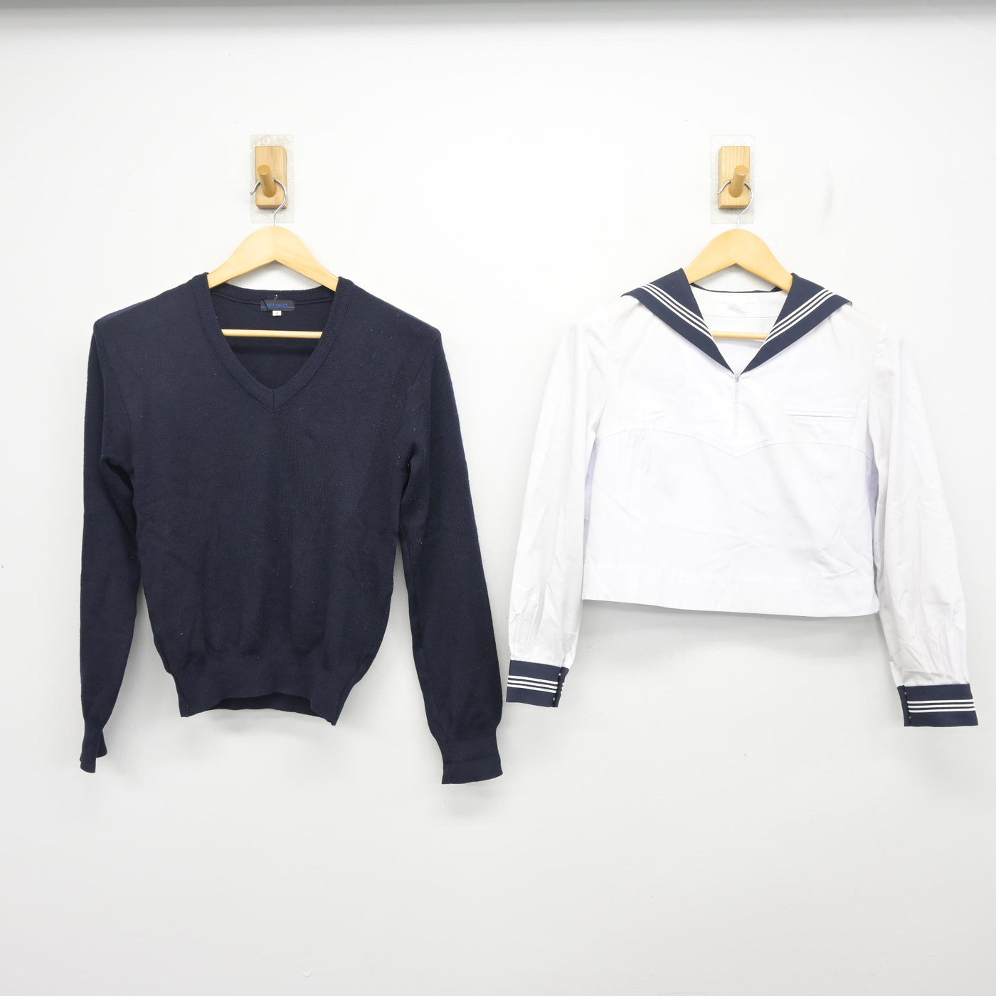 【中古】東京都 豊島岡女子学園高等学校 女子制服 2点 (ニット・セーラー服) sf100871