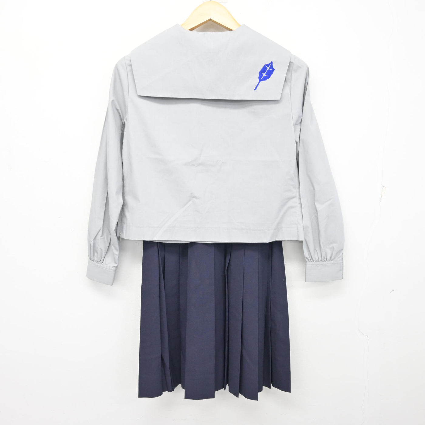 【中古】岩手県 盛岡第四高等学校 女子制服 3点 (セーラー服・スカート) sf100892