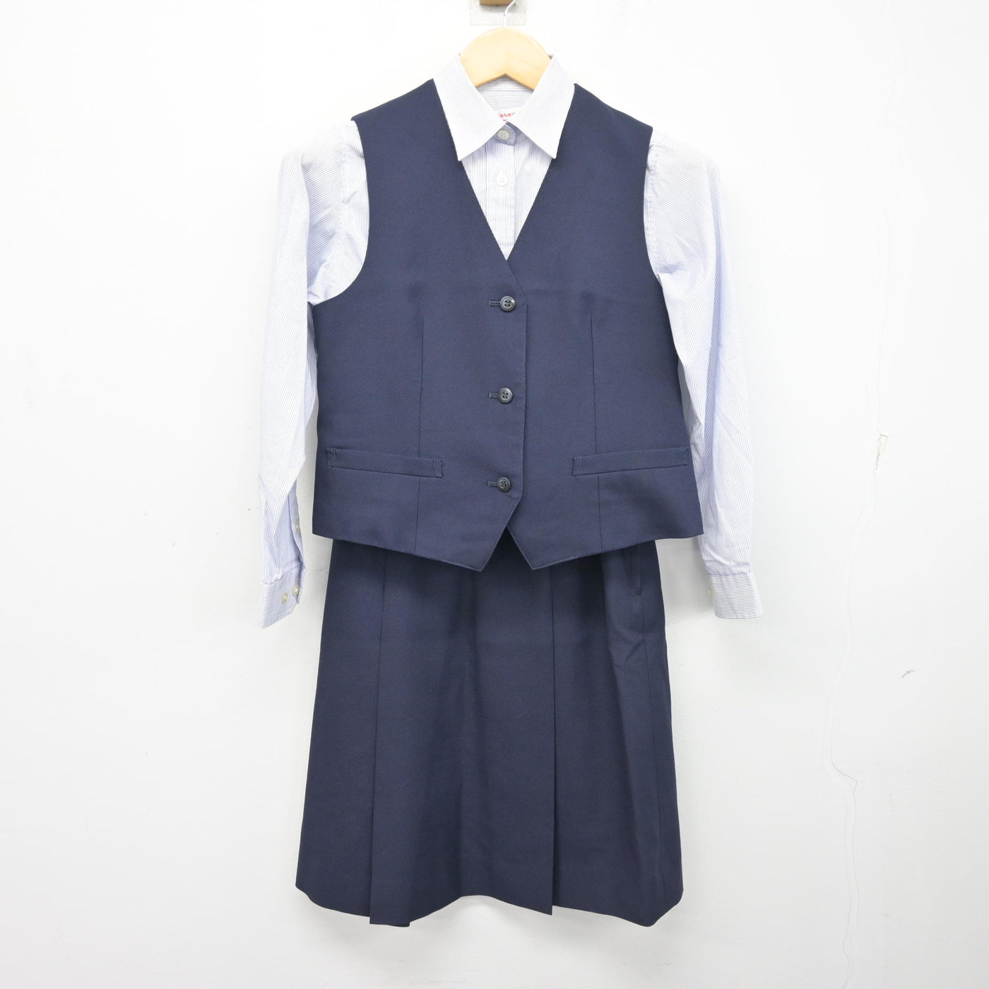【中古】香川県 高松南高等学校専攻科 女子制服 4点 (ブレザー・ベスト・シャツ・スカート) sf100894