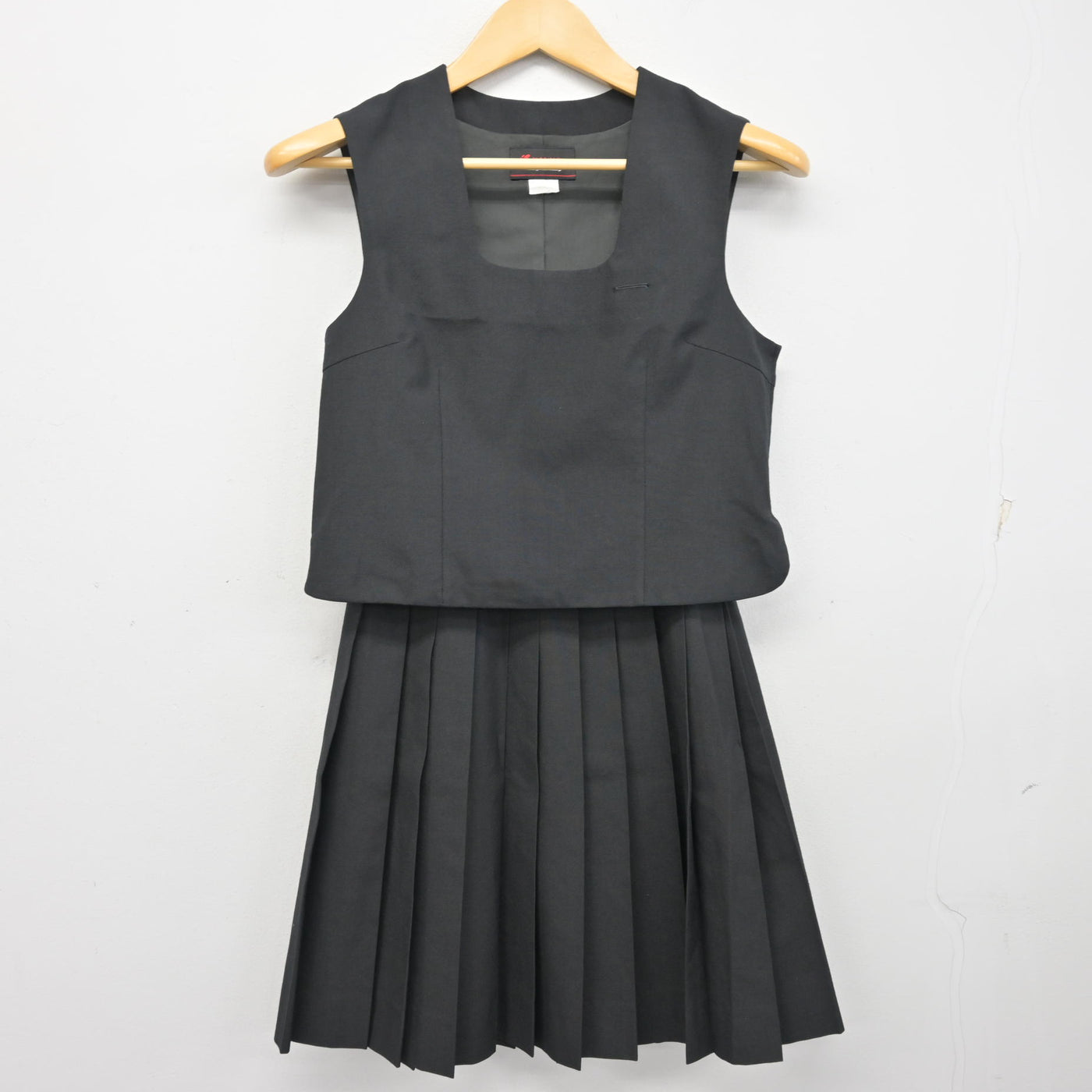 【中古】香川県 高松南高等学校 女子制服 2点 (ベスト・スカート) sf100896