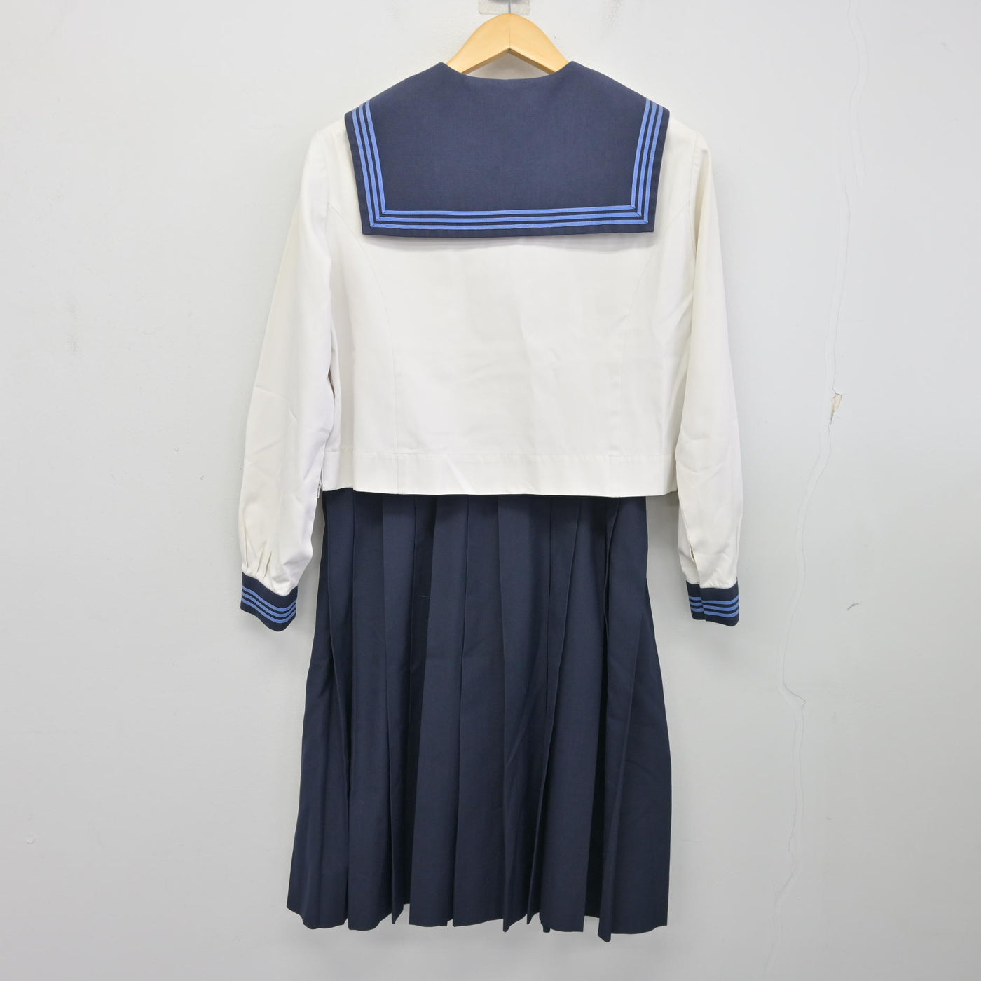 【中古】熊本県 東稜高等学校 女子制服 2点 (セーラー服・スカート) sf100925