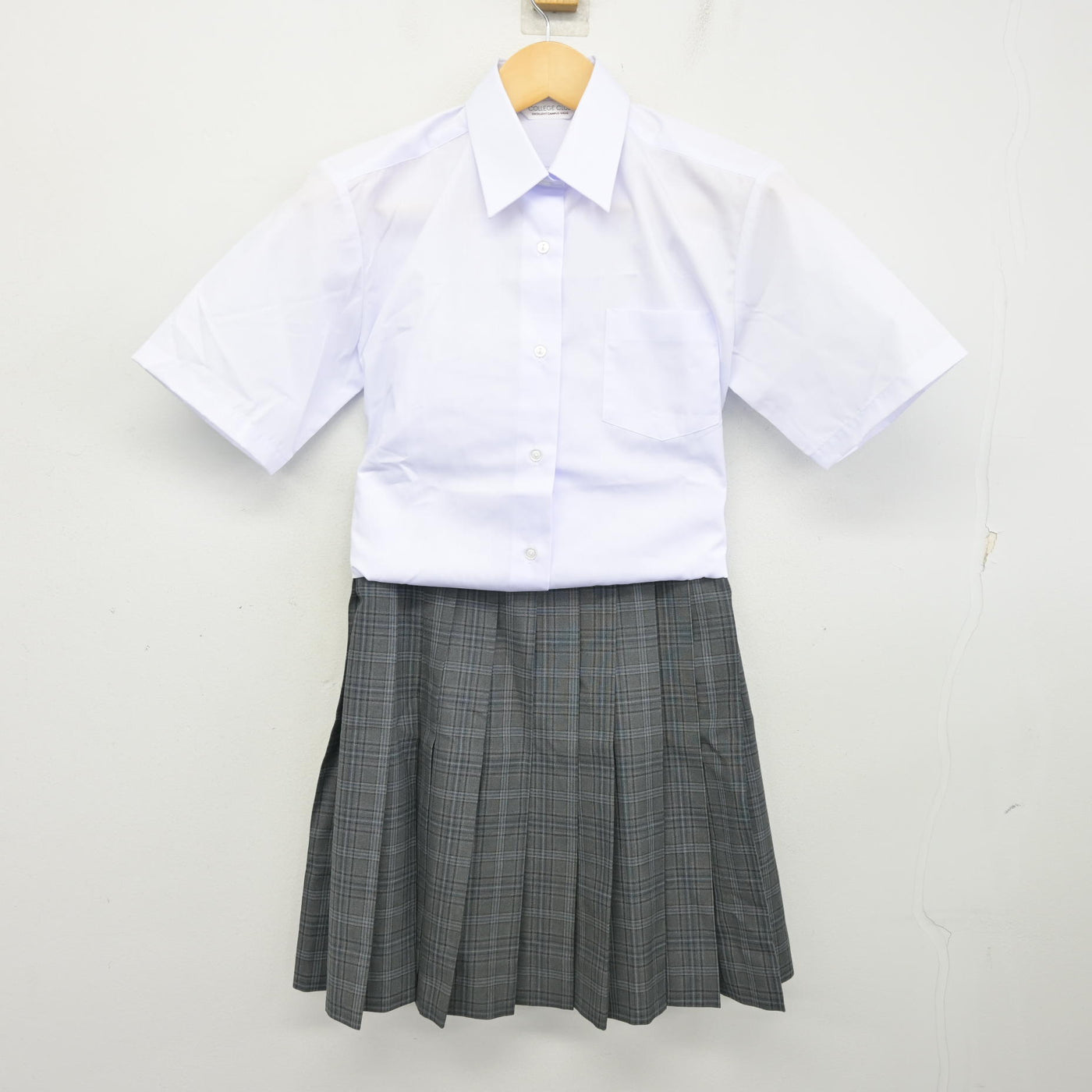 【中古】神奈川県 岡村中学校 女子制服 2点 (シャツ・スカート) sf100933