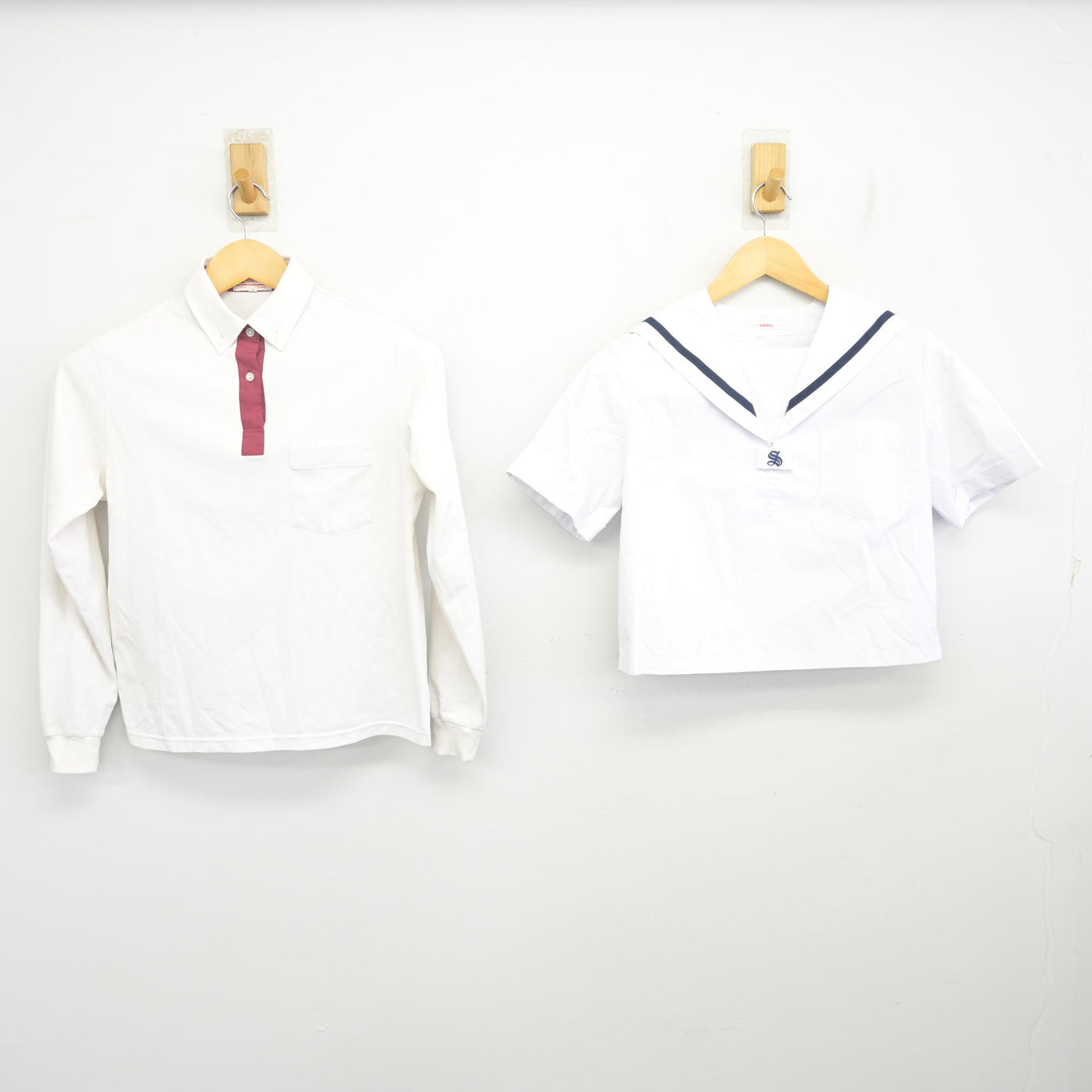 【中古】 学校名不明 女子制服 2点 (シャツ・セーラー服) sf101002