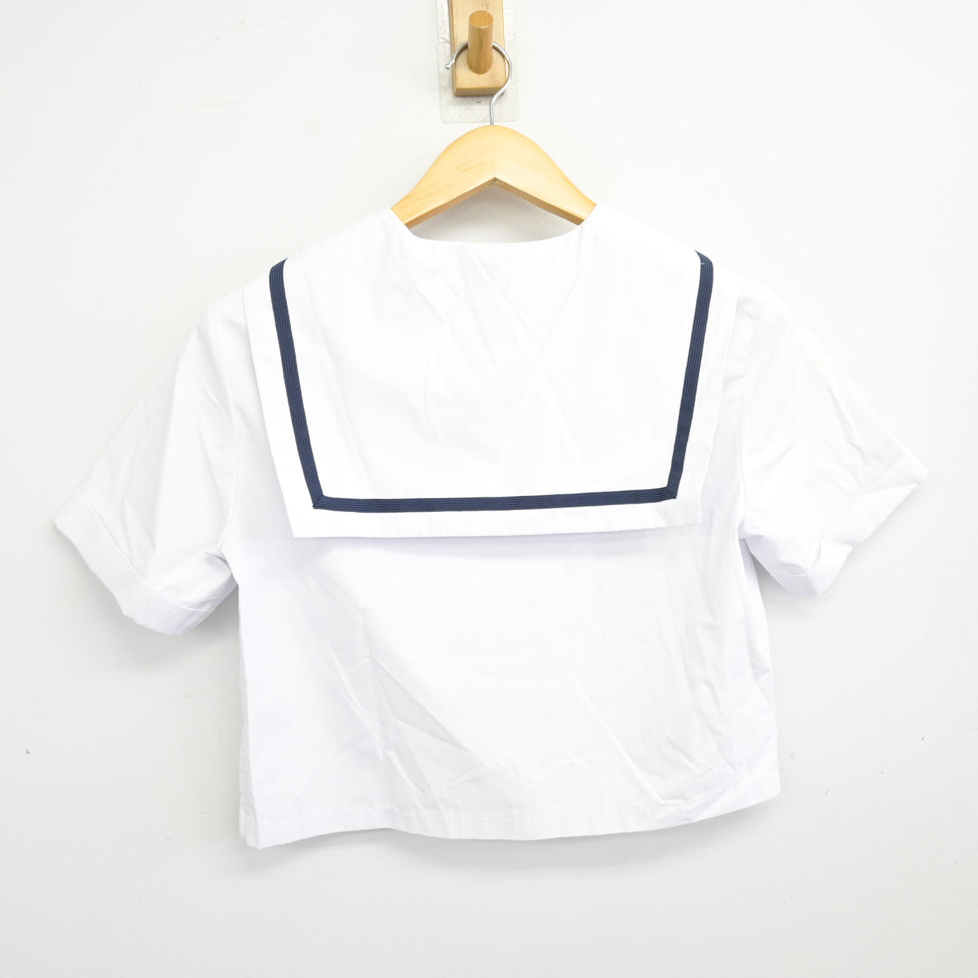 【中古】 学校名不明 女子制服 2点 (シャツ・セーラー服) sf101002