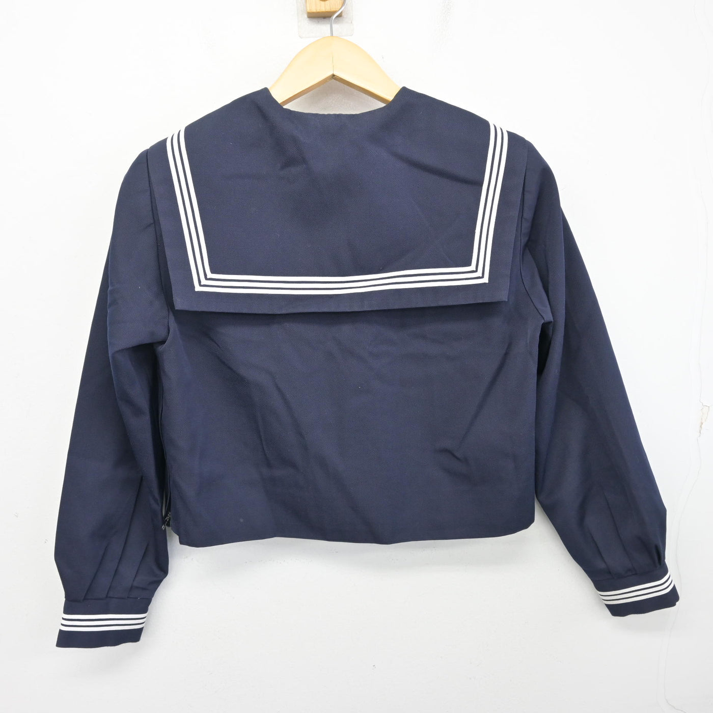 【中古】 学校名不明 女子制服 2点 (セーラー服・スカート) sf101003