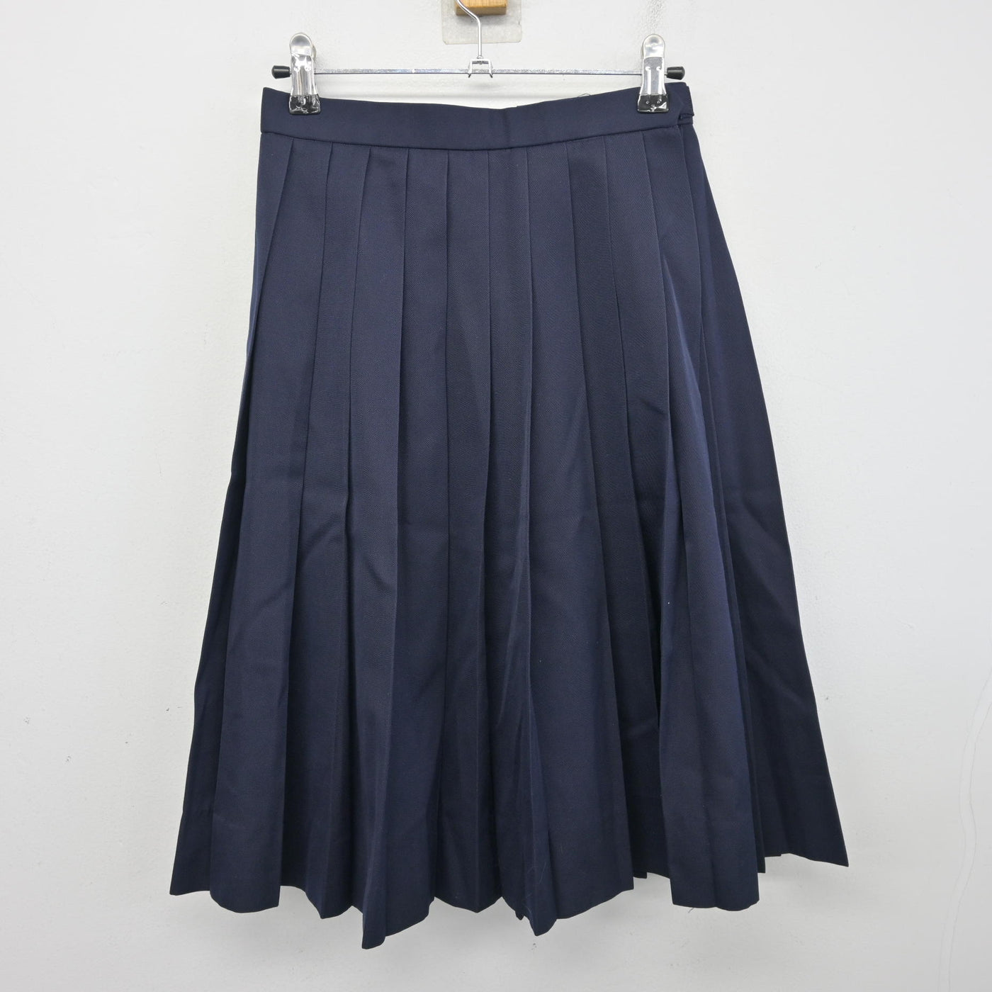 【中古】 学校名不明 女子制服 2点 (セーラー服・スカート) sf101003