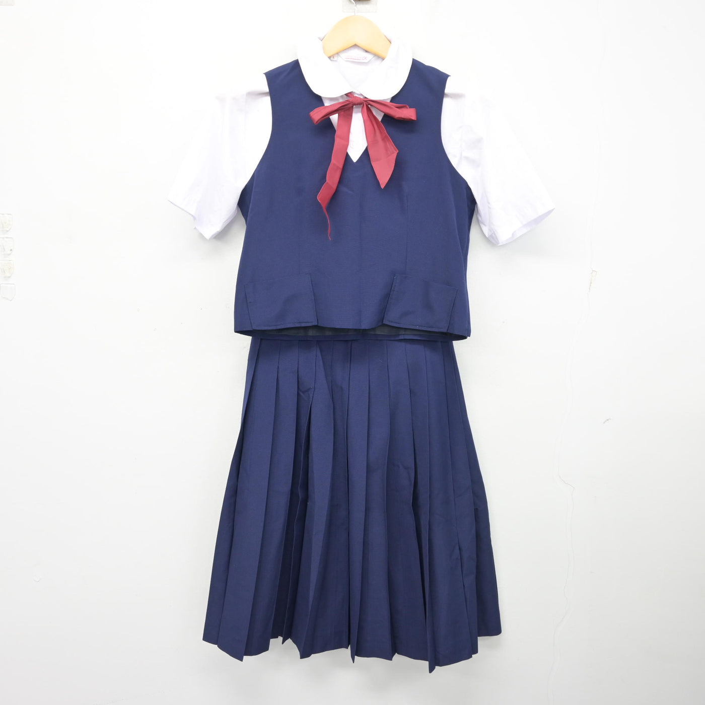 【中古】千葉県 高谷中学校 女子制服 4点 (ベスト・シャツ・スカート) sf101022
