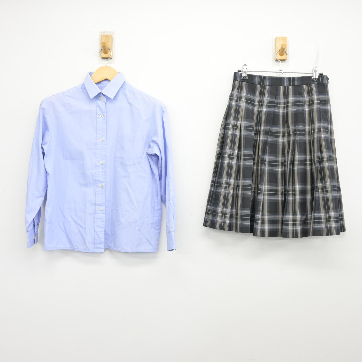 【中古】大阪府 浪速高等学校・中学校 女子制服 2点 (シャツ・スカート) sf101031