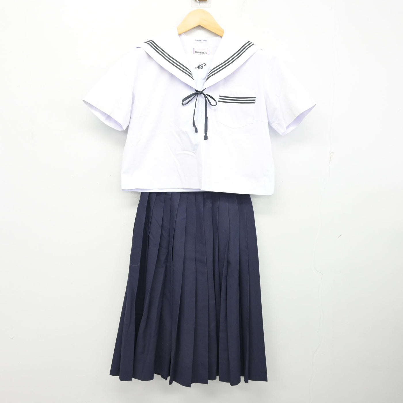 【中古】兵庫県 姫路市立灘中学校 女子制服 3点 (セーラー服・スカート) sf101042