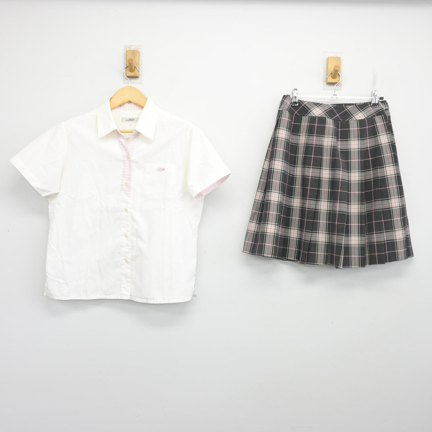 【中古】奈良県 奈良文化高等学校 女子制服 3点 (シャツ・スカート) sf101050
