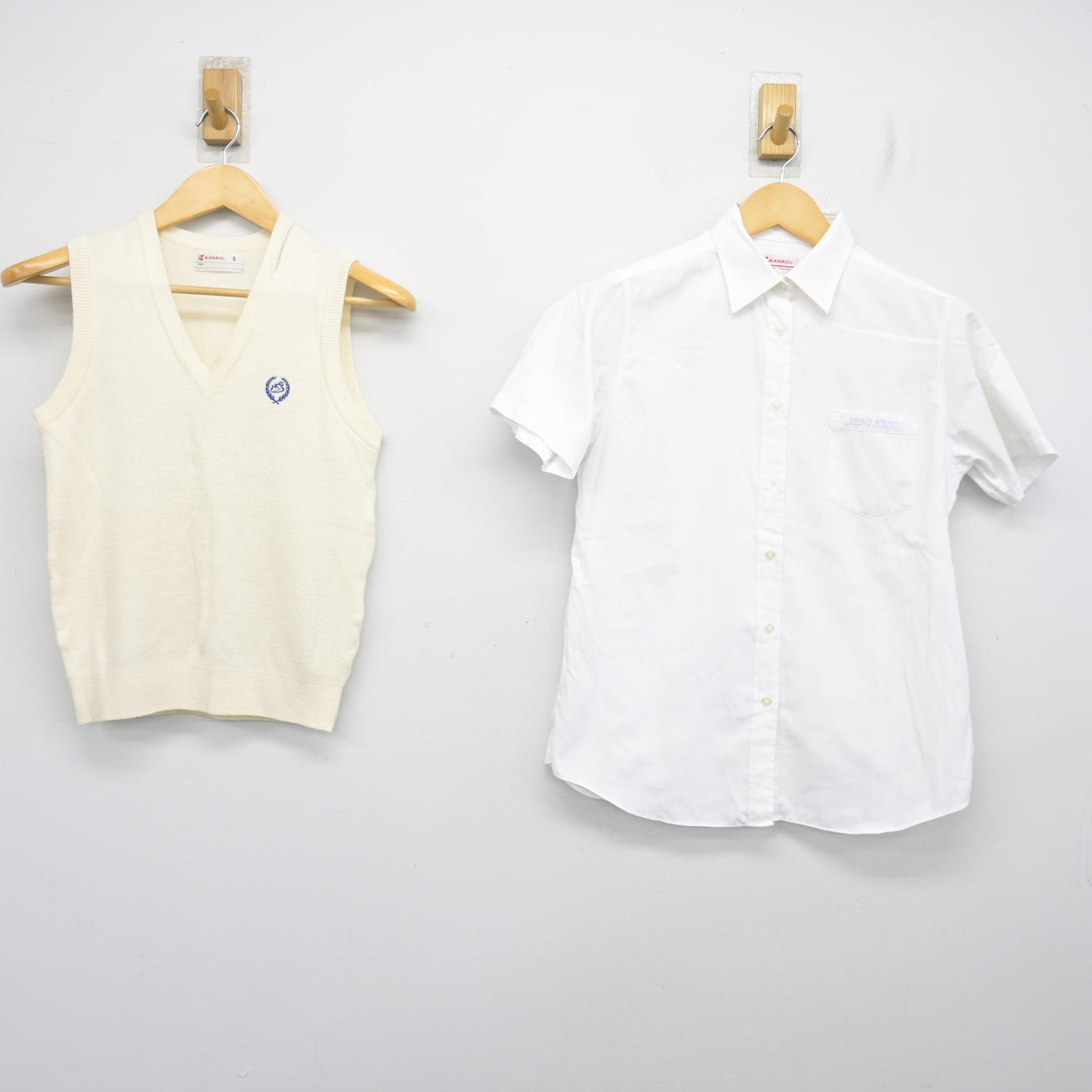 【中古】大阪府 常翔啓光学園中学校 女子制服 2点 (ニットベスト・シャツ) sf101067