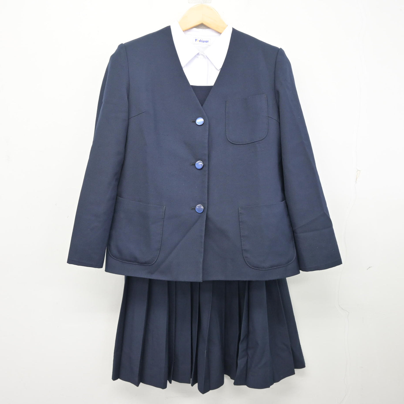 【中古】茨城県 牛久第一中学校 女子制服 4点 (ブレザー・ベスト・シャツ・スカート) sf101089