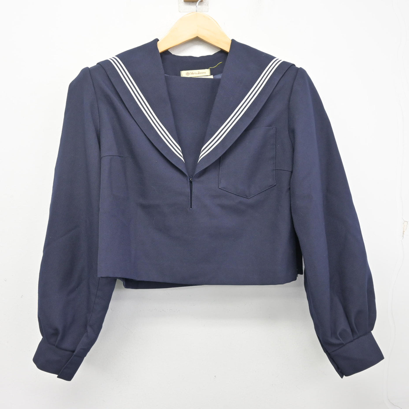 【中古】 学校名不明 女子制服 2点 (セーラー服・スカート) sf101094