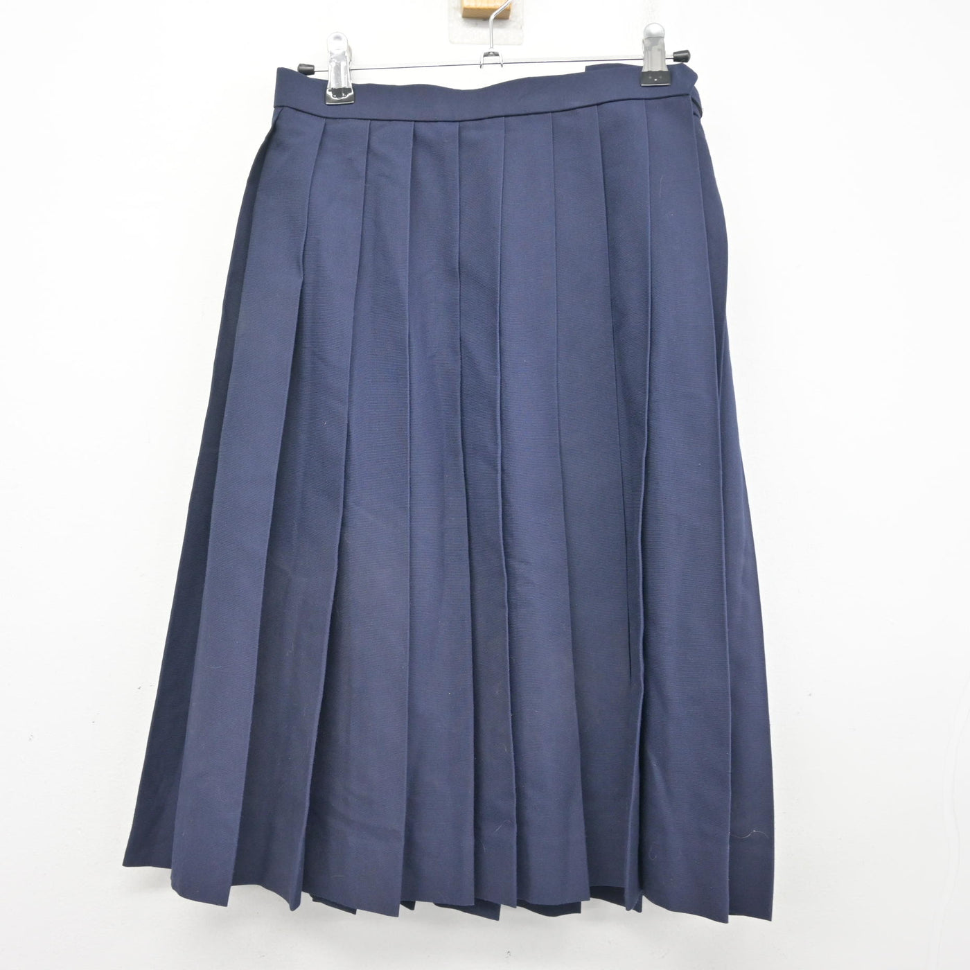 【中古】 学校名不明 女子制服 2点 (セーラー服・スカート) sf101095