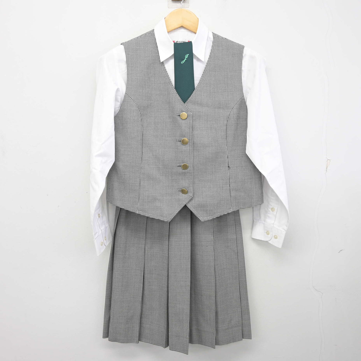 【中古】岡山県 岡山城東高等学校 女子制服 5点 (ブレザー・ベスト・シャツ・スカート) sf101096