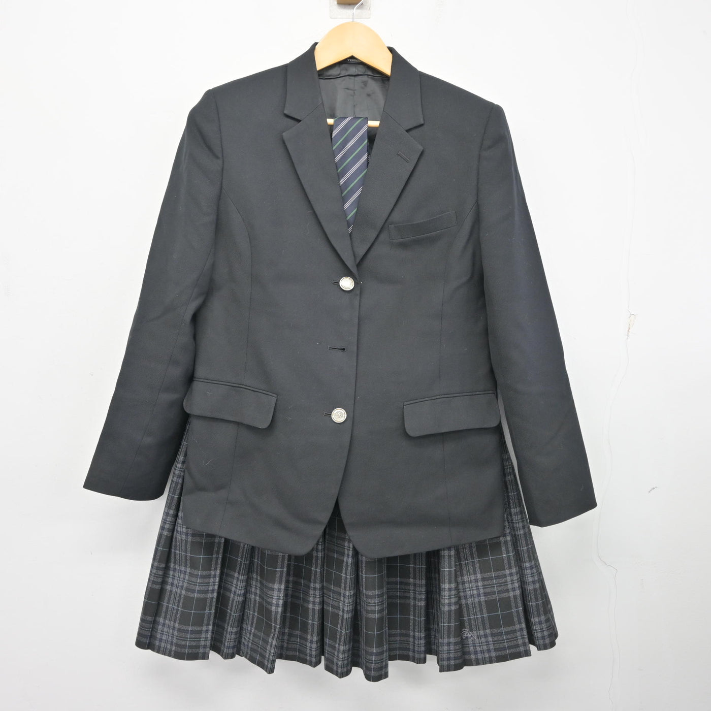 【中古】埼玉県 草加西高等学校 女子制服 4点 (ブレザー・ニット・スカート) sf101101