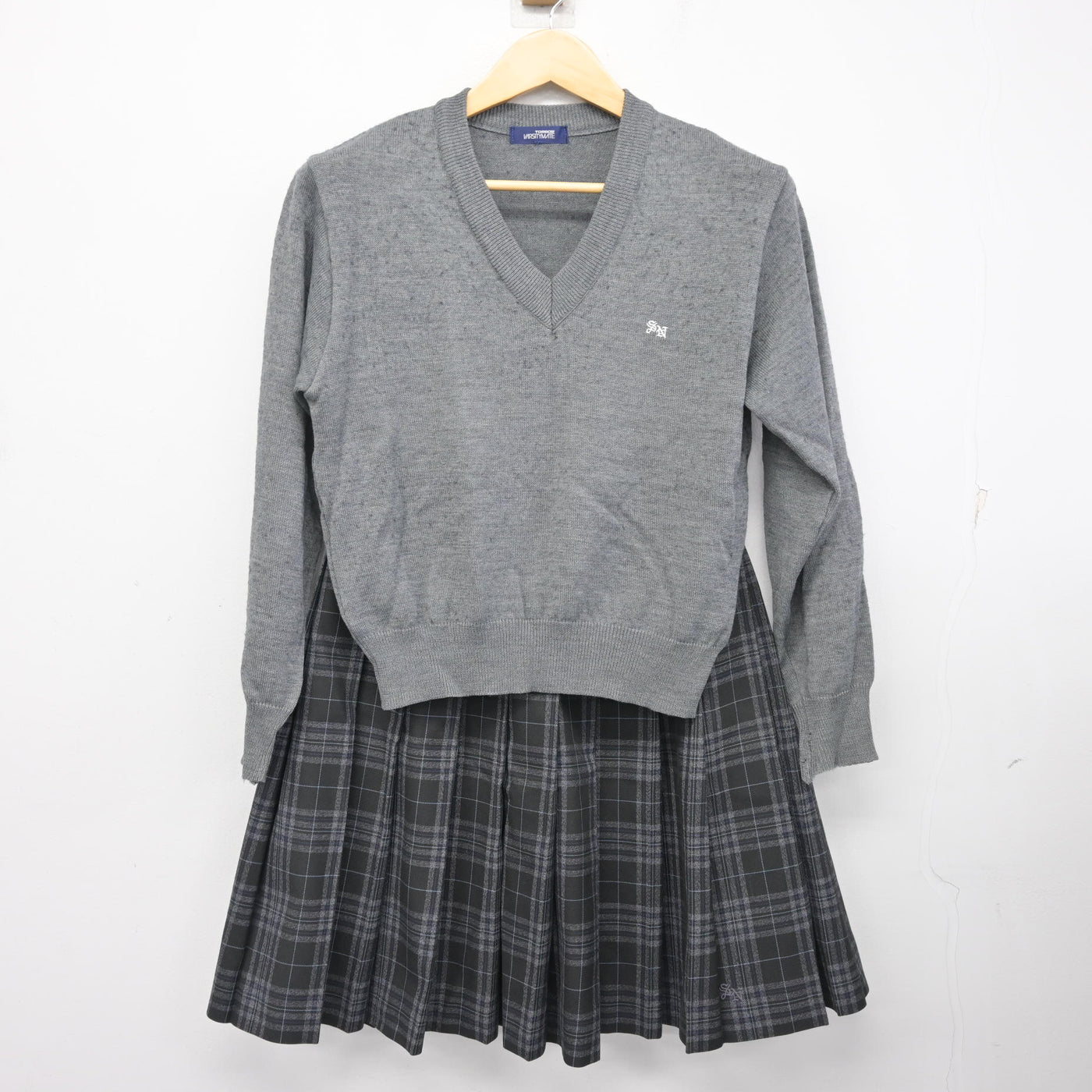 【中古】埼玉県 草加西高等学校 女子制服 4点 (ブレザー・ニット・スカート) sf101101
