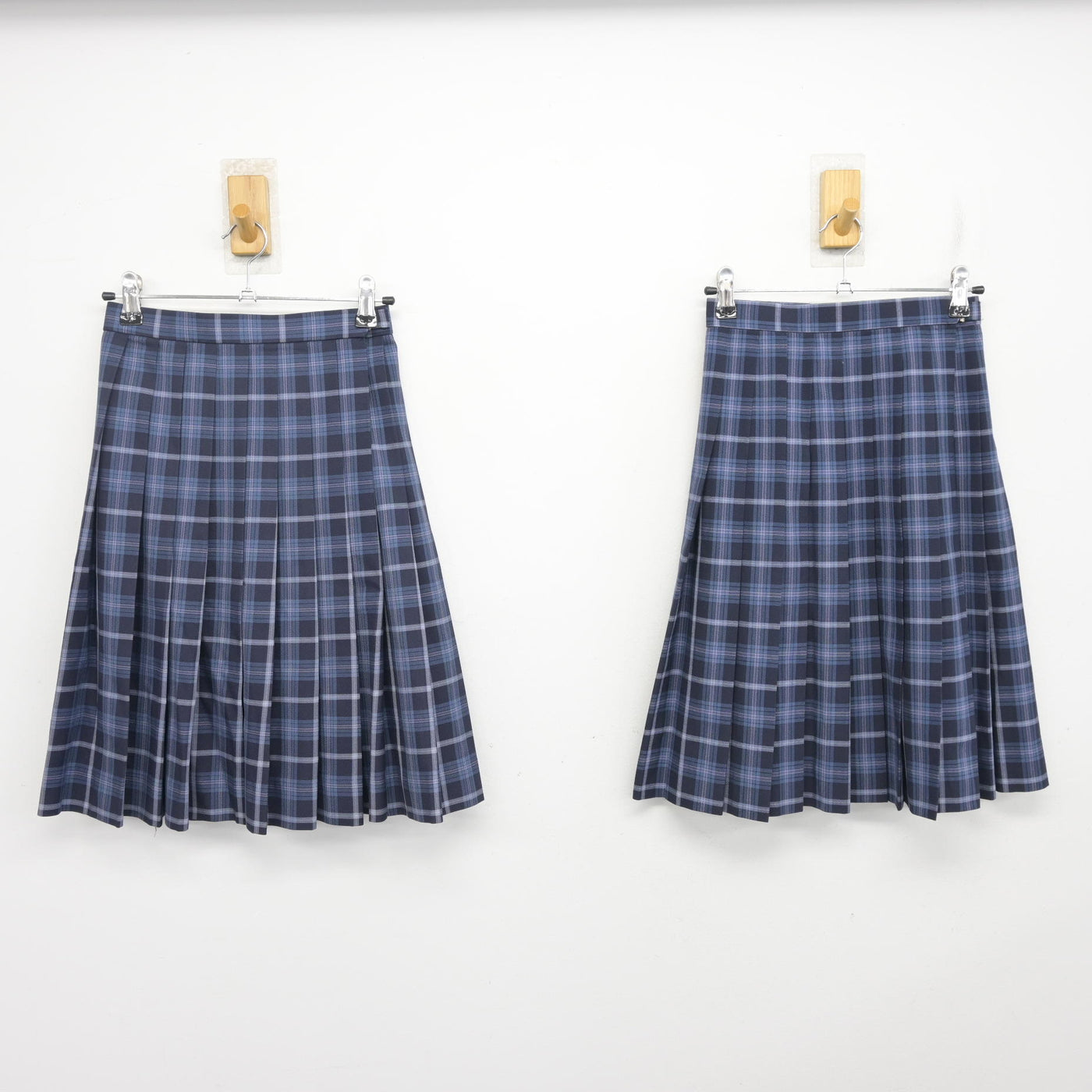 【中古】滋賀県 堅田中学校 女子制服 4点 (ブレザー・スカート) sf101105