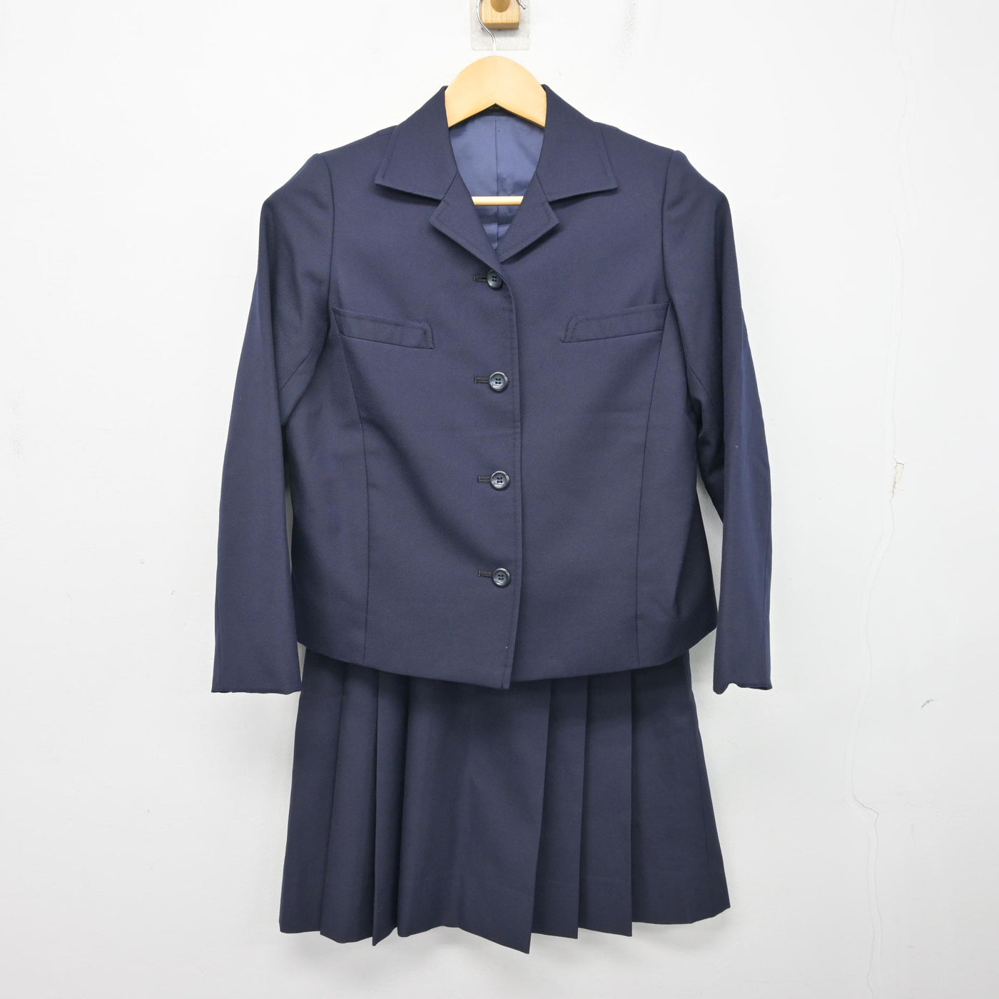 【中古】東京都 女子美術大学付属高等学校・中学校 女子制服 4点 (ブレザー・ベスト・スカート) sf101108