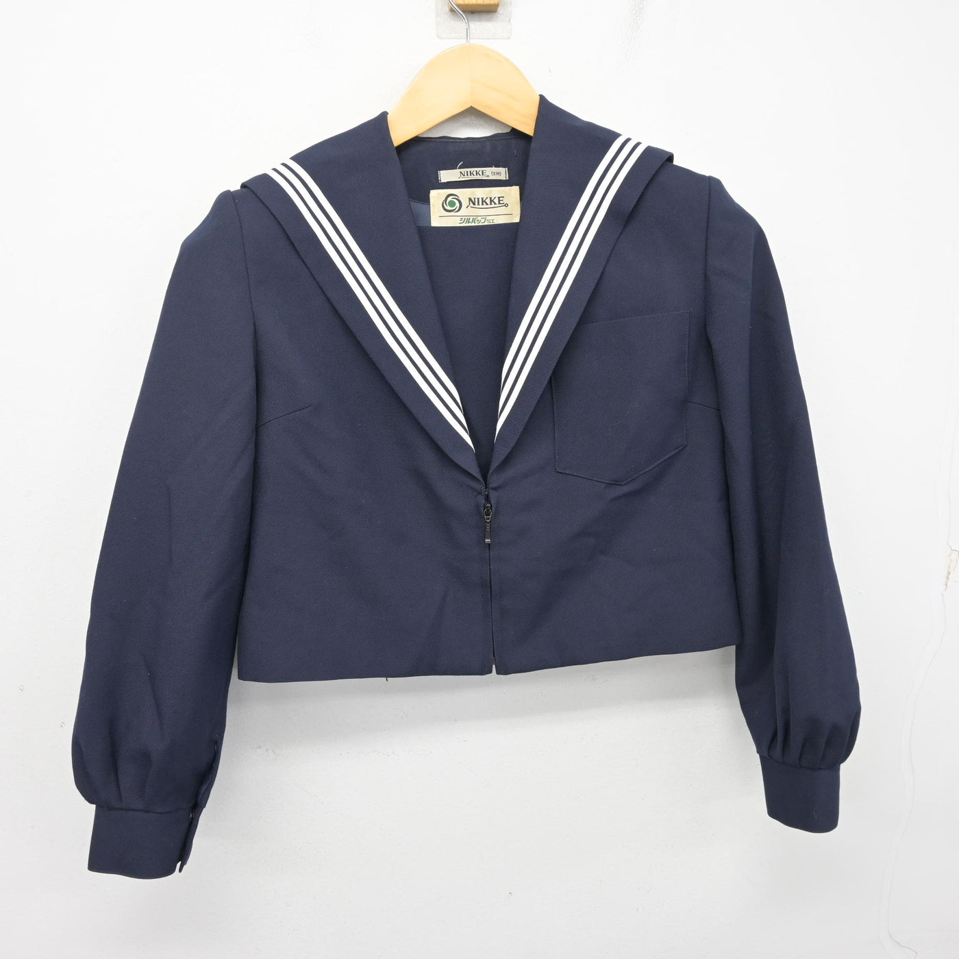 【中古】愛知県 尾西第三中学校/旧制服 女子制服 2点 (セーラー服・スカート) sf101118