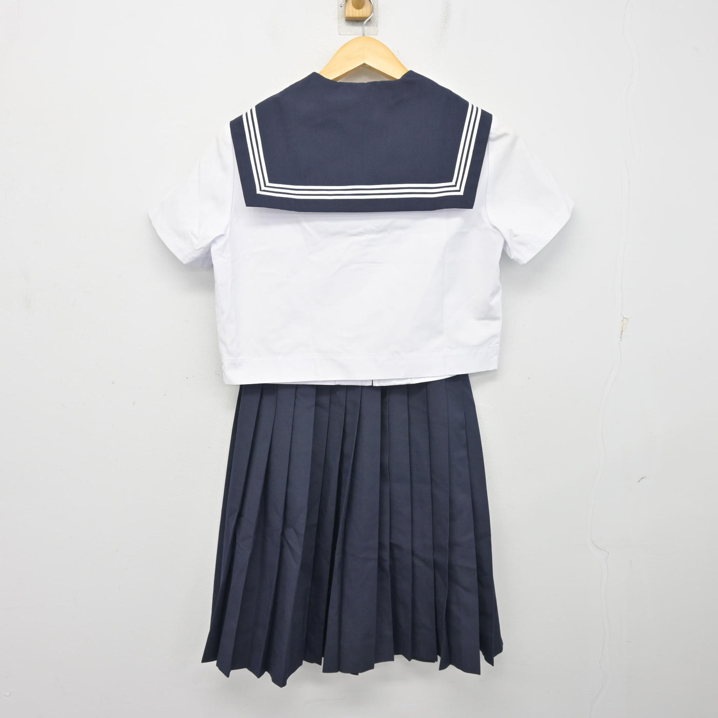 【中古】愛知県 尾西第三中学校/旧制服 女子制服 3点 (セーラー服・スカート) sf101119
