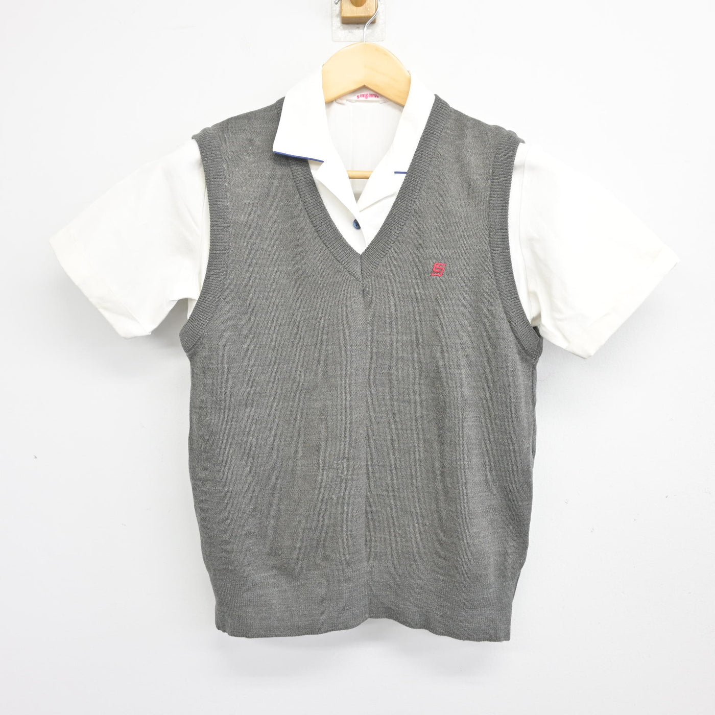 【中古】山口県 下関短期大学付属高等学校 女子制服 2点 (ニットベスト・ブラウス) sf101145