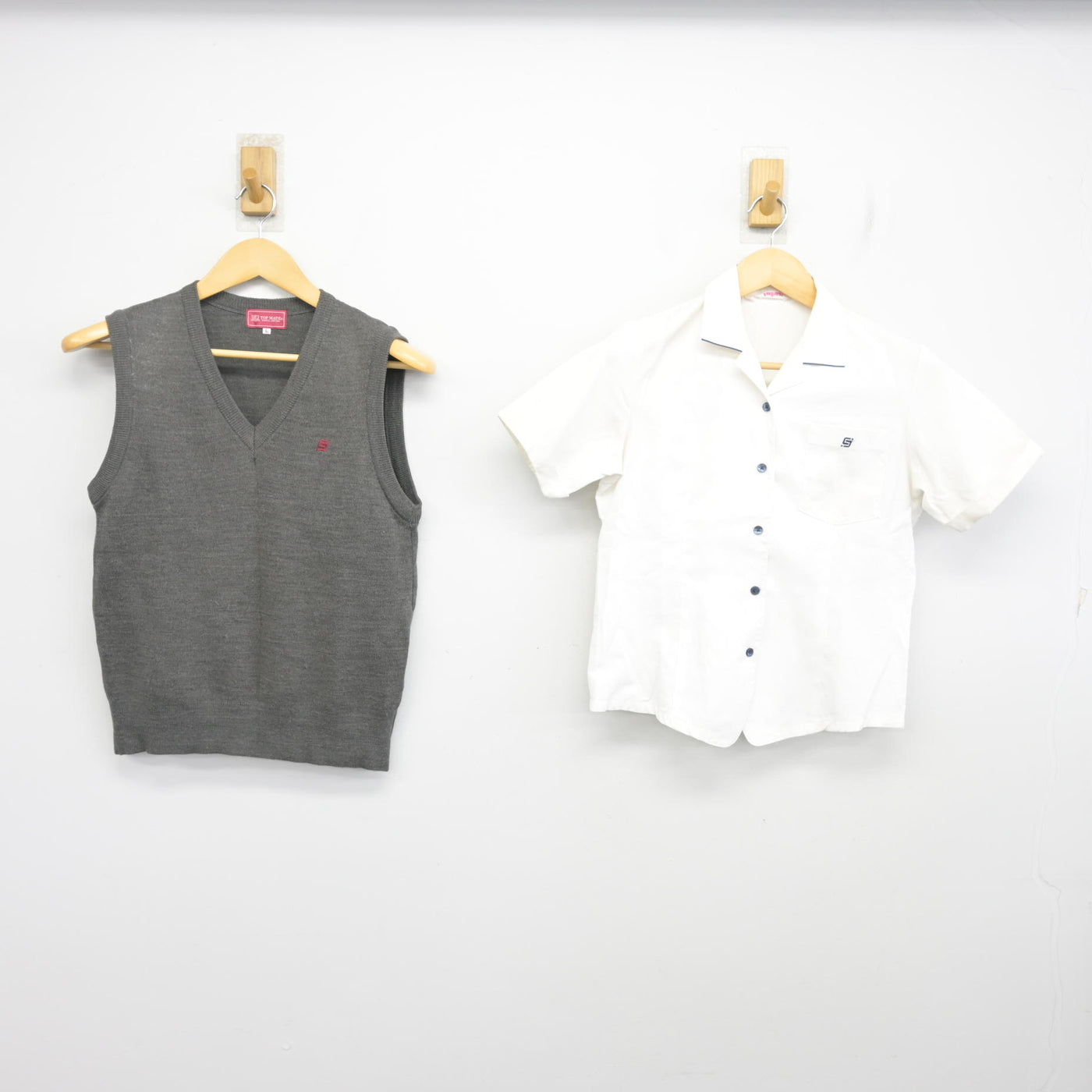 【中古】山口県 下関短期大学付属高等学校 女子制服 2点 (ニットベスト・ブラウス) sf101145