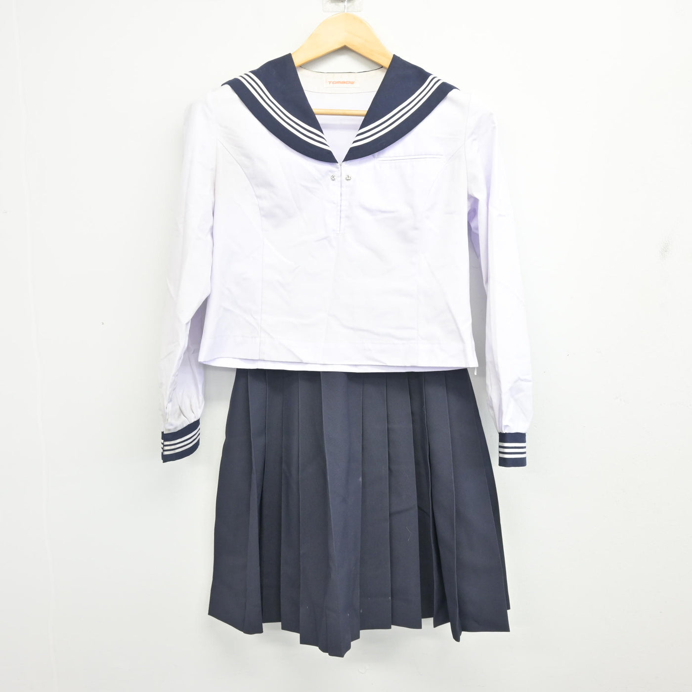 【中古】茨城県 ひたちなか市立美乃浜学園 女子制服 3点 (セーラー服・スカート) sf101167