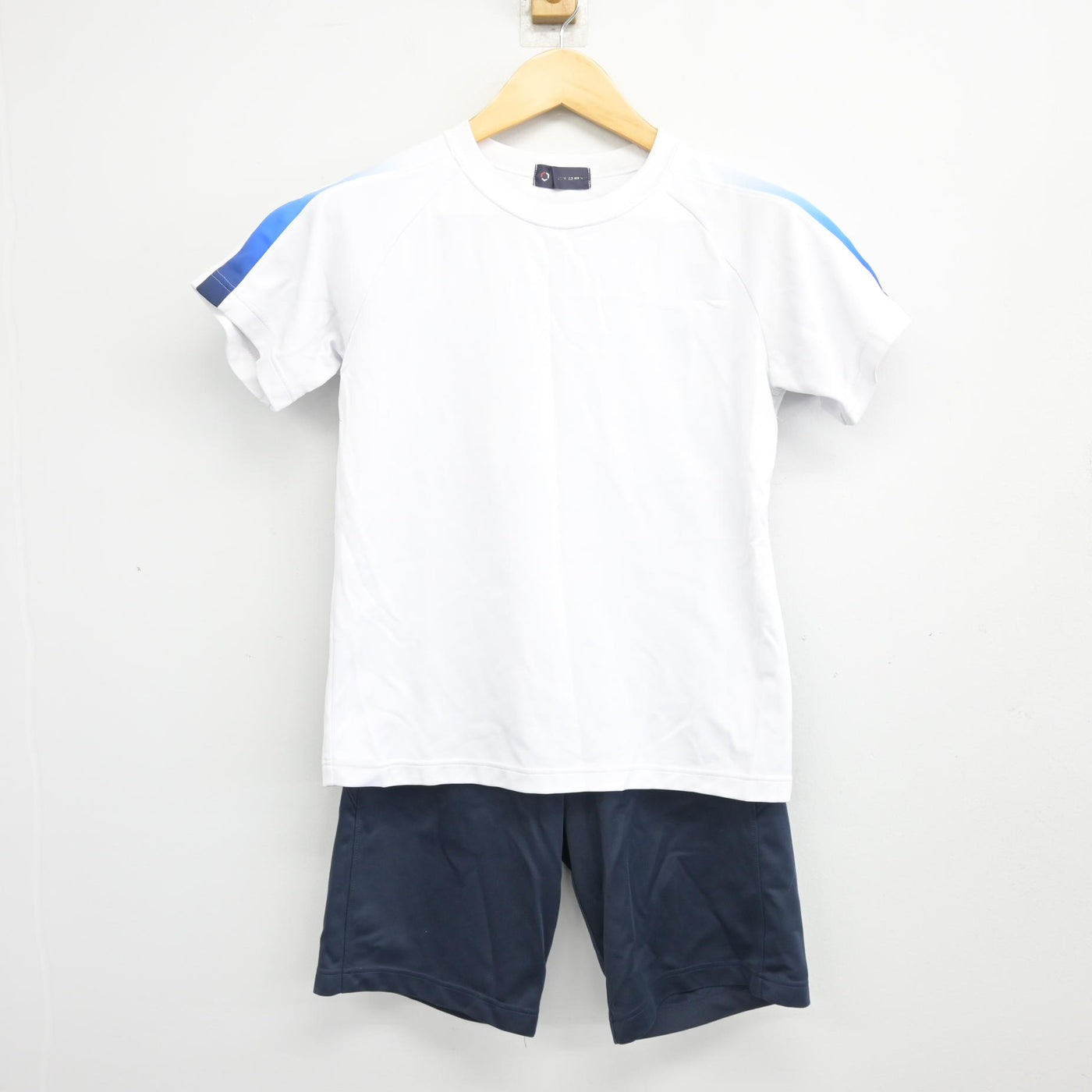 【中古】茨城県 ひたちなか市立美乃浜学園 女子制服 2点 (体操服 上・体操服 下) sf101170