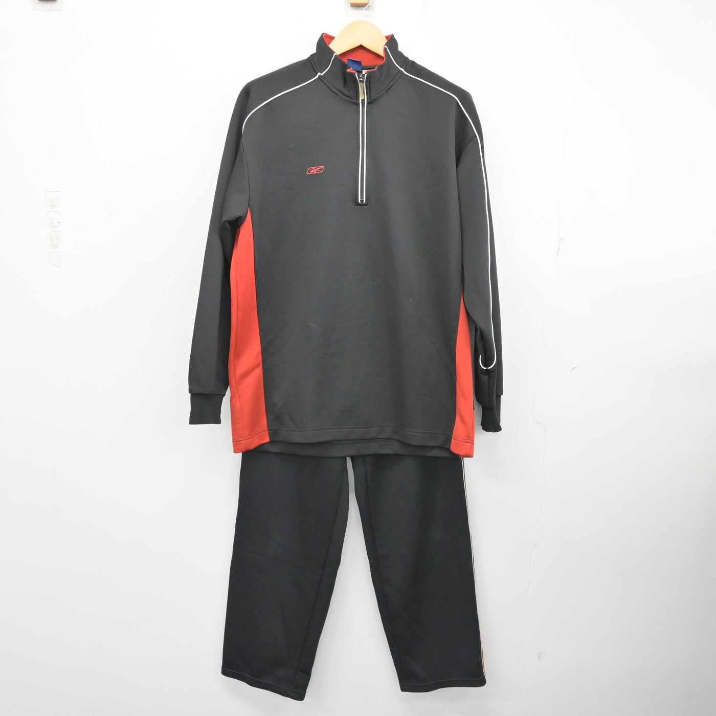 【中古】愛媛県 旭中学校 女子制服 3点 (ジャージ 上・体操服 上・ジャージ 下) sf101174