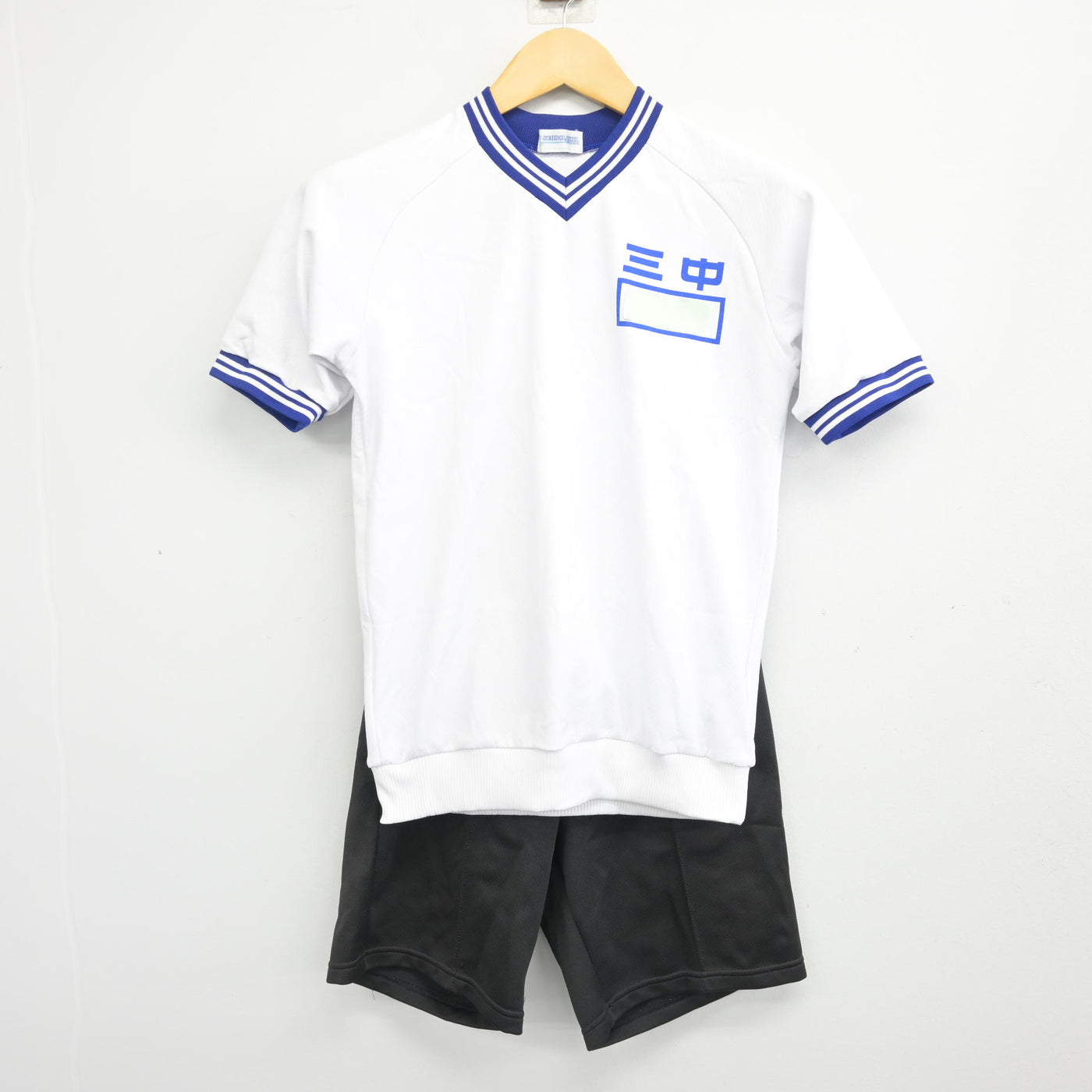 【中古】愛知県 尾西第三中学校 女子制服 2点 (体操服 上・体操服 下) sf101178
