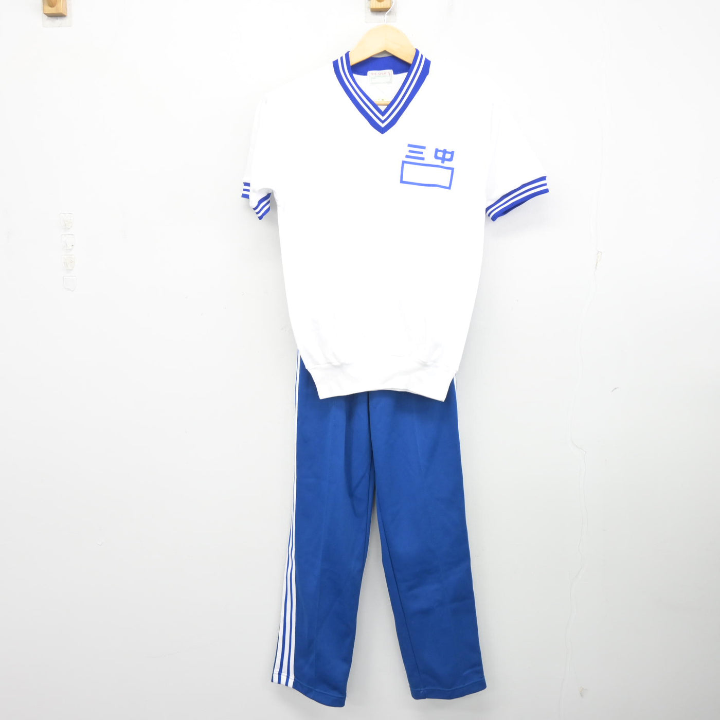 【中古】愛知県 尾西第三中学校 女子制服 3点 (ジャージ 上・体操服 上・ジャージ 下) sf101179