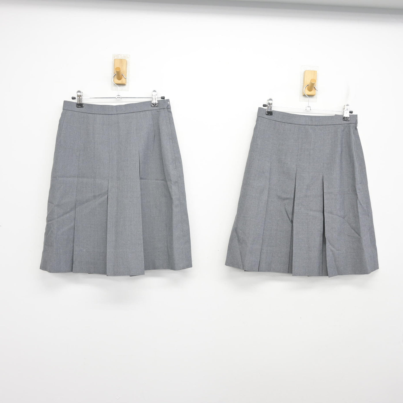 【中古】神奈川県 もえぎ野中学校 女子制服 4点 (ブレザー・スカート・スカート) sf101222