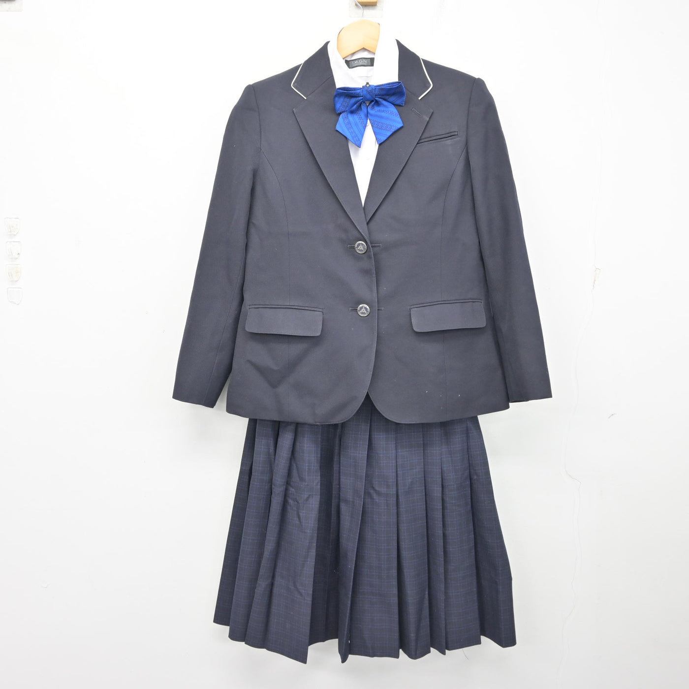 【中古】福岡県 福岡市内中学標準服 女子制服 4点 (ブレザー・シャツ・スカート) sf101224
