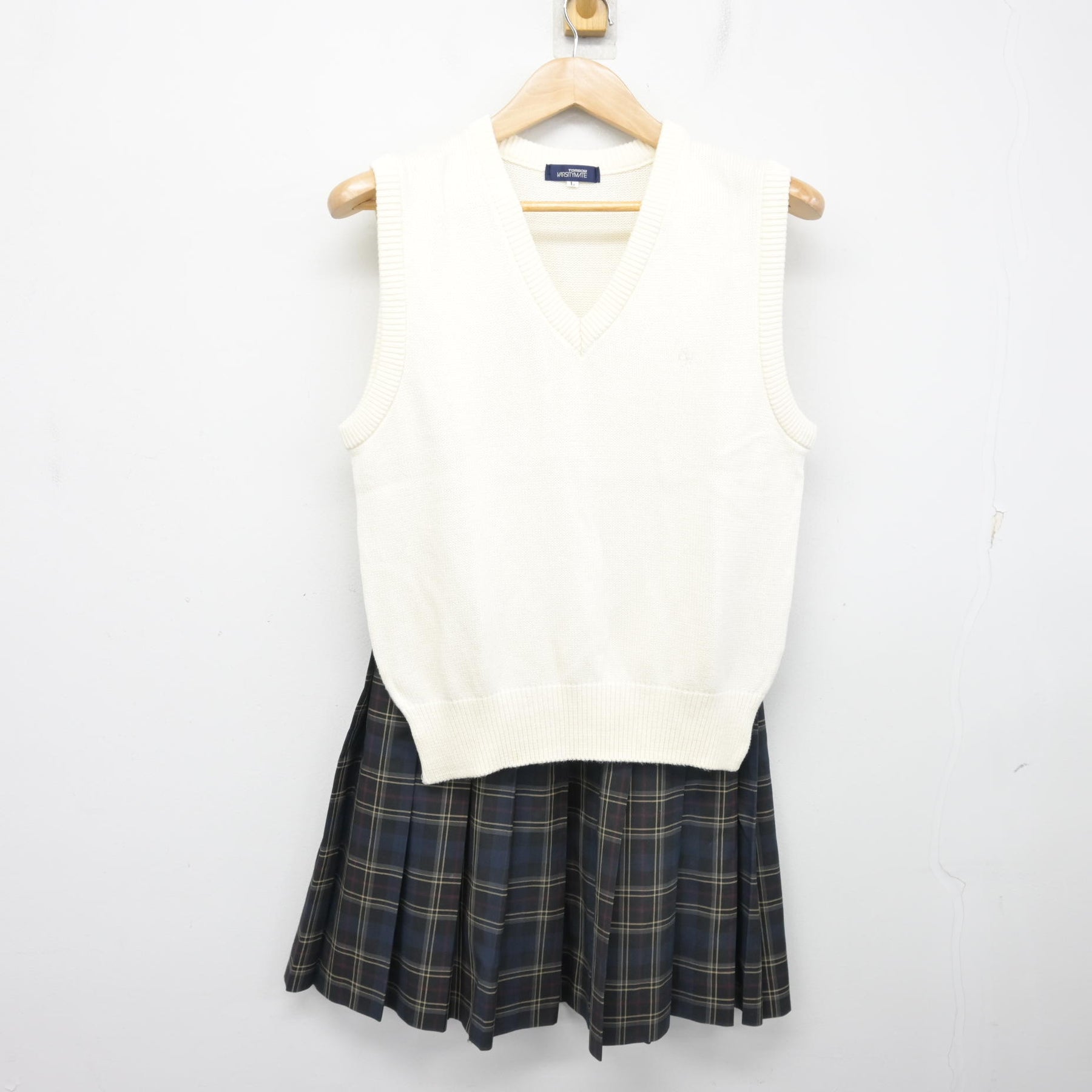 中古】千葉県 佐倉東高等学校 女子制服 2点 (ニットベスト・スカート