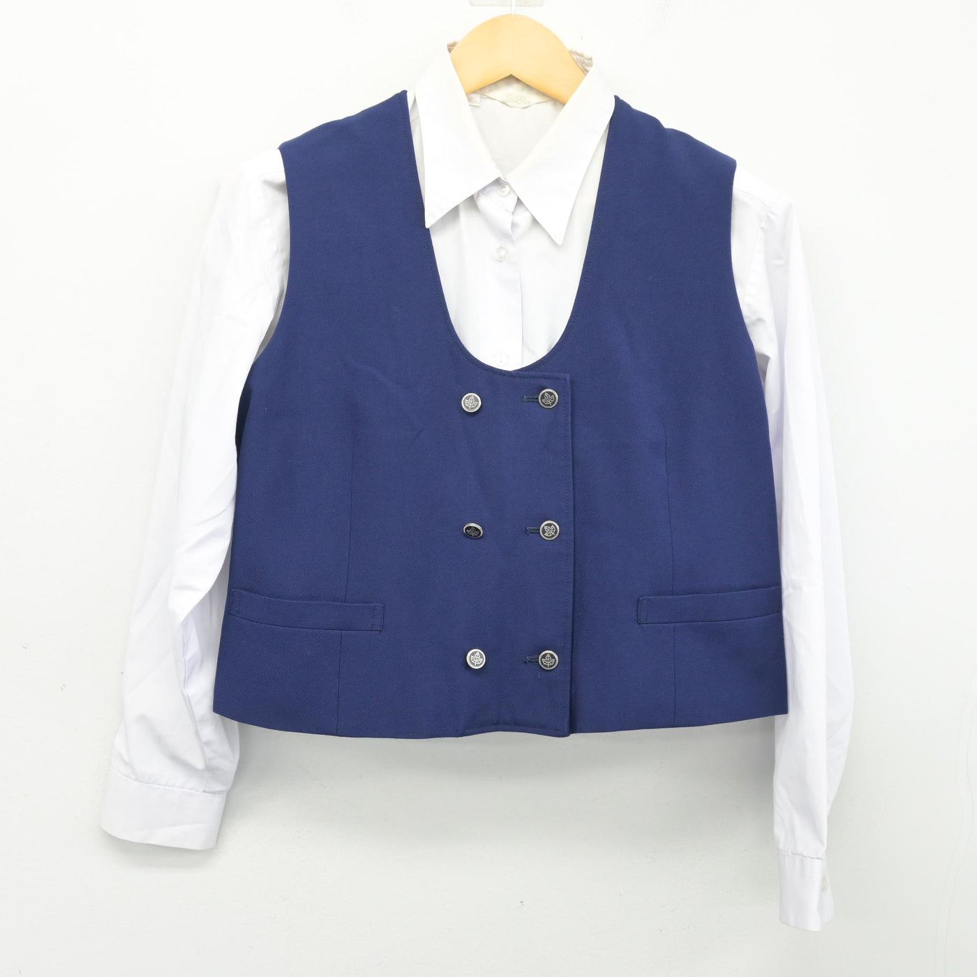 【中古】埼玉県 狭山経済高等学校 女子制服 2点 (ベスト・シャツ) sf101417